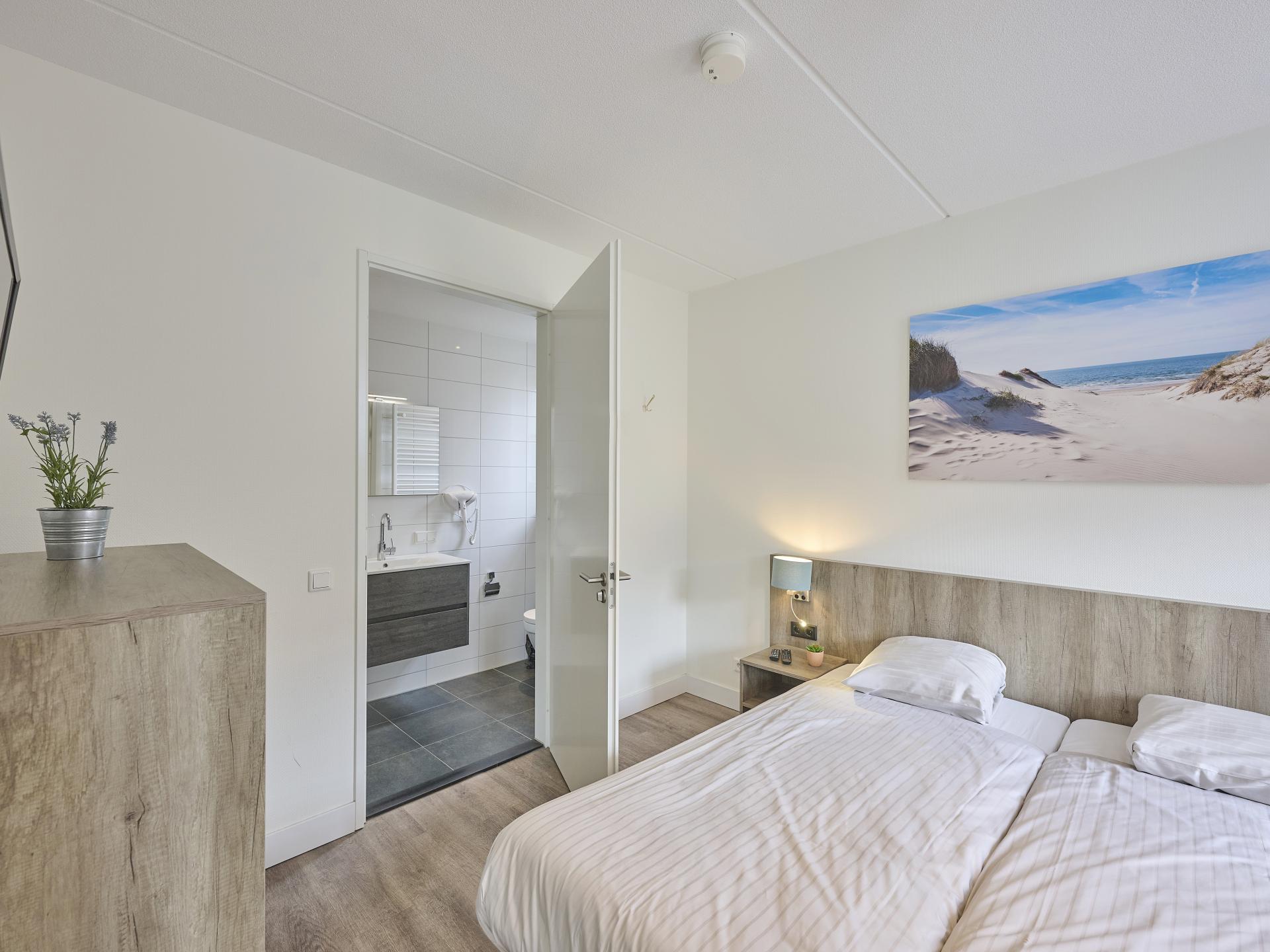 Luxe vrijstaande villa met sauna op 350m van het strand in Colijnsplaat - foto 14