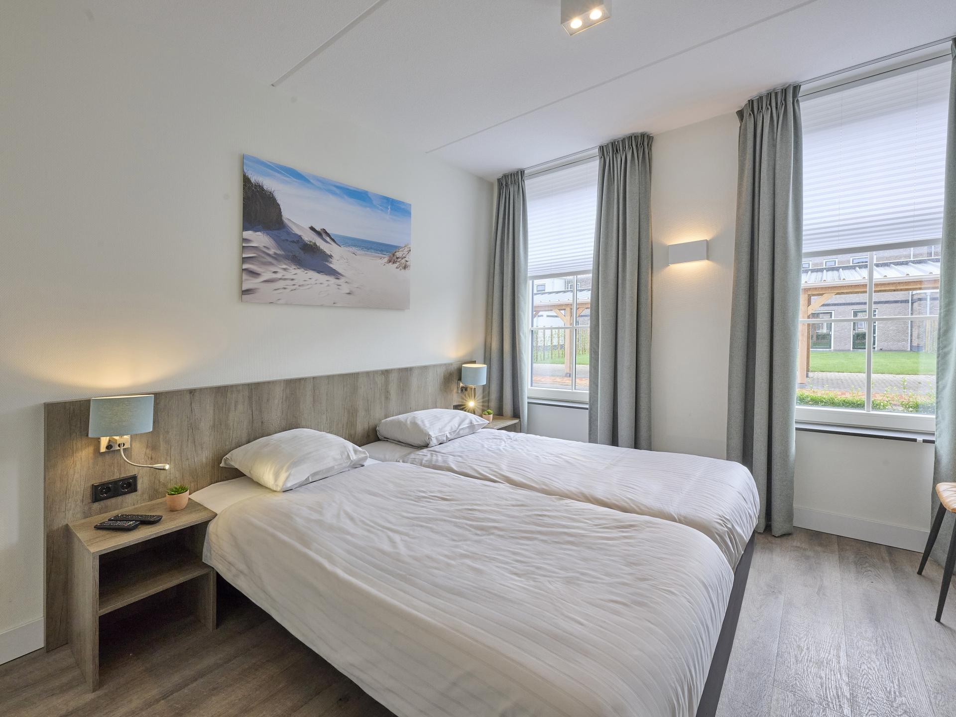 Luxe vrijstaande villa met sauna op 350m van het strand in Colijnsplaat - foto 12