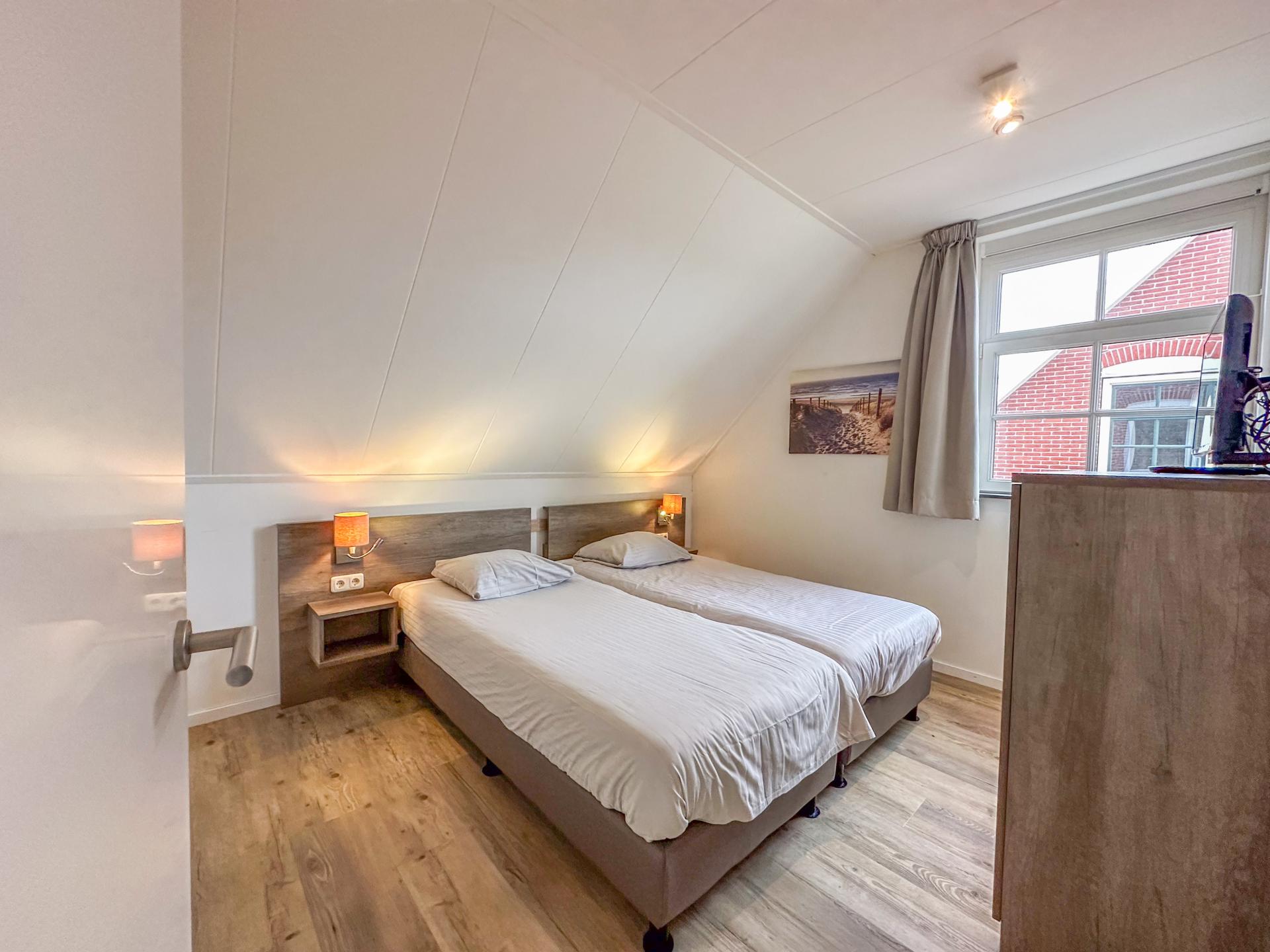 Luxe vrijstaande villa met sauna en tuin op 500m van het strand - foto 20