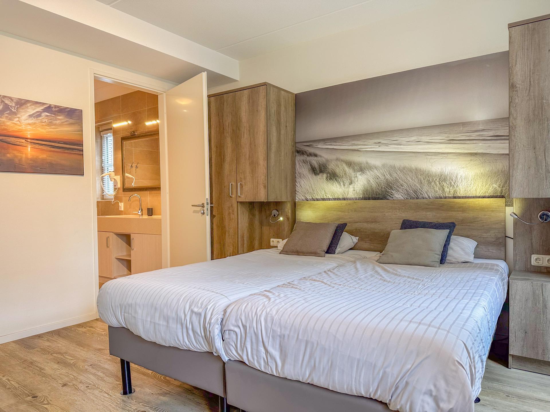 Luxe vrijstaande villa met sauna en tuin op 500m van het strand - foto 14