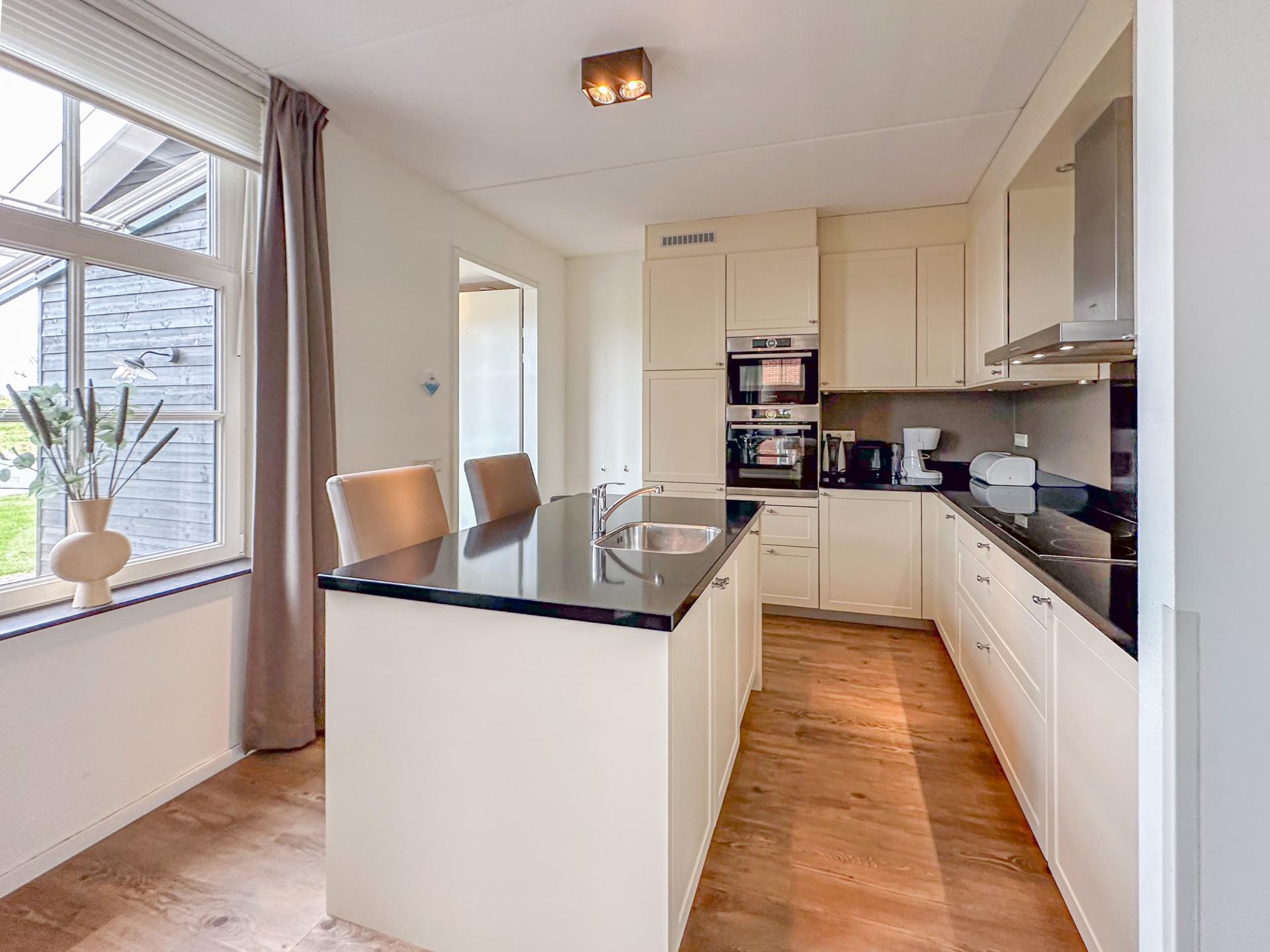 Luxe villa aan Zeeuwse kust met sauna, spabad en tuin - 10 pers - foto 8