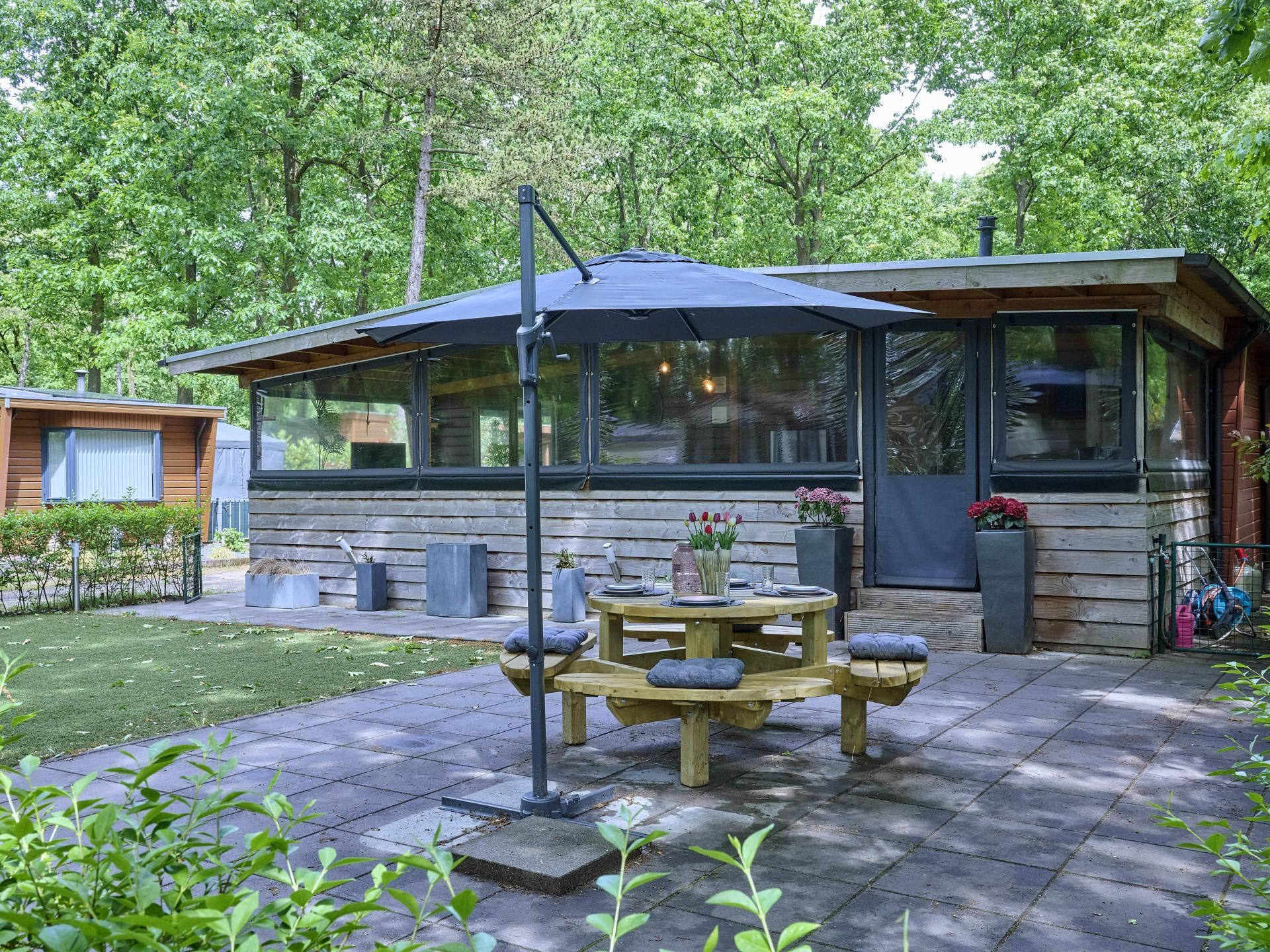 Natuurhuisje met serre en omheinde tuin op rustig park in Brabant - foto 29