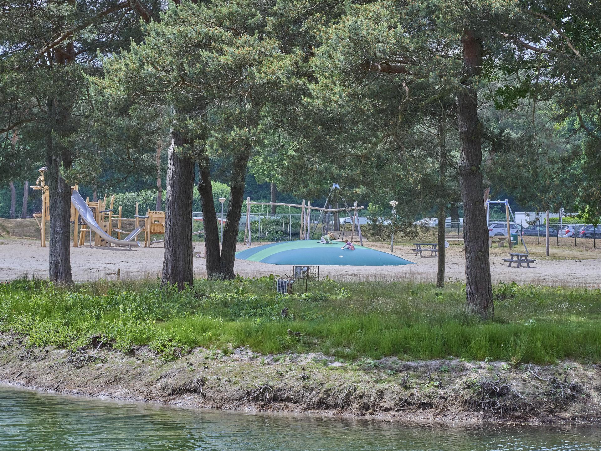 Natuurhuisje met serre en omheinde tuin op rustig park in Brabant - foto 33