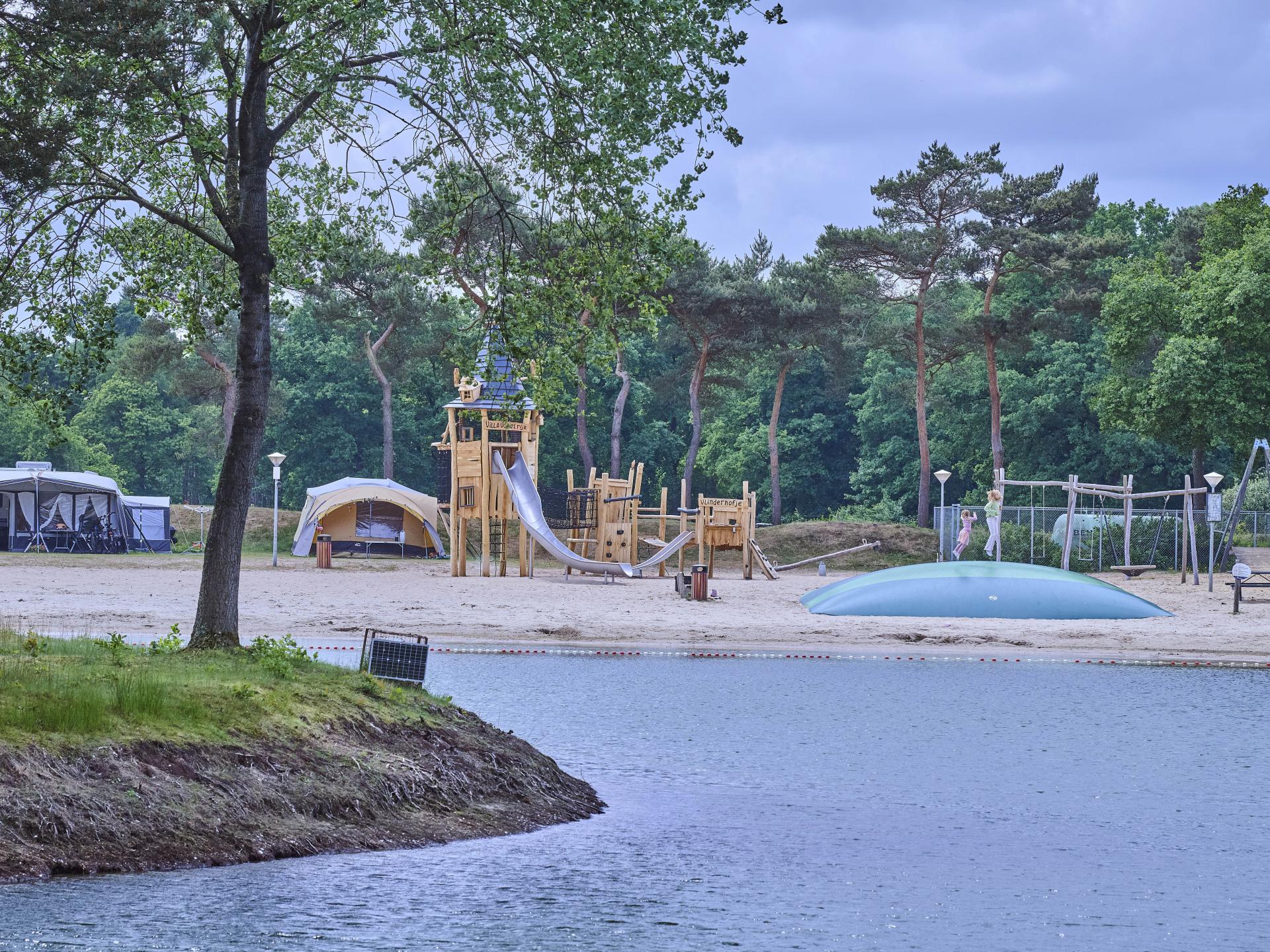 Natuurhuisje met serre en omheinde tuin op rustig park in Brabant - foto 34