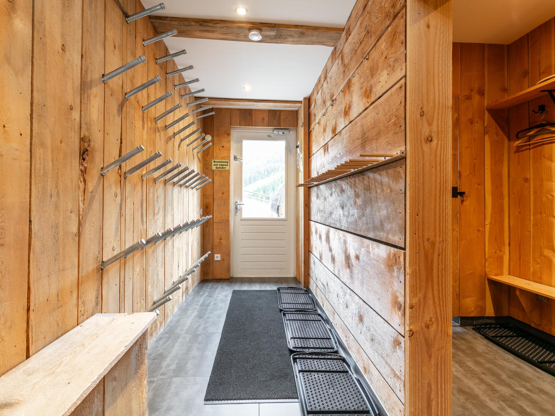 Luxe chalet voor 10 personen met privé sauna en grote tuin in Innerkrems - foto 22