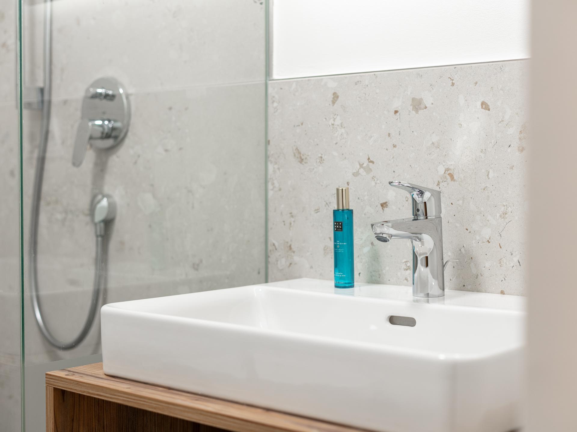 Modern appartement op 160m van de skilift in hartje Hopfgarten - foto 19
