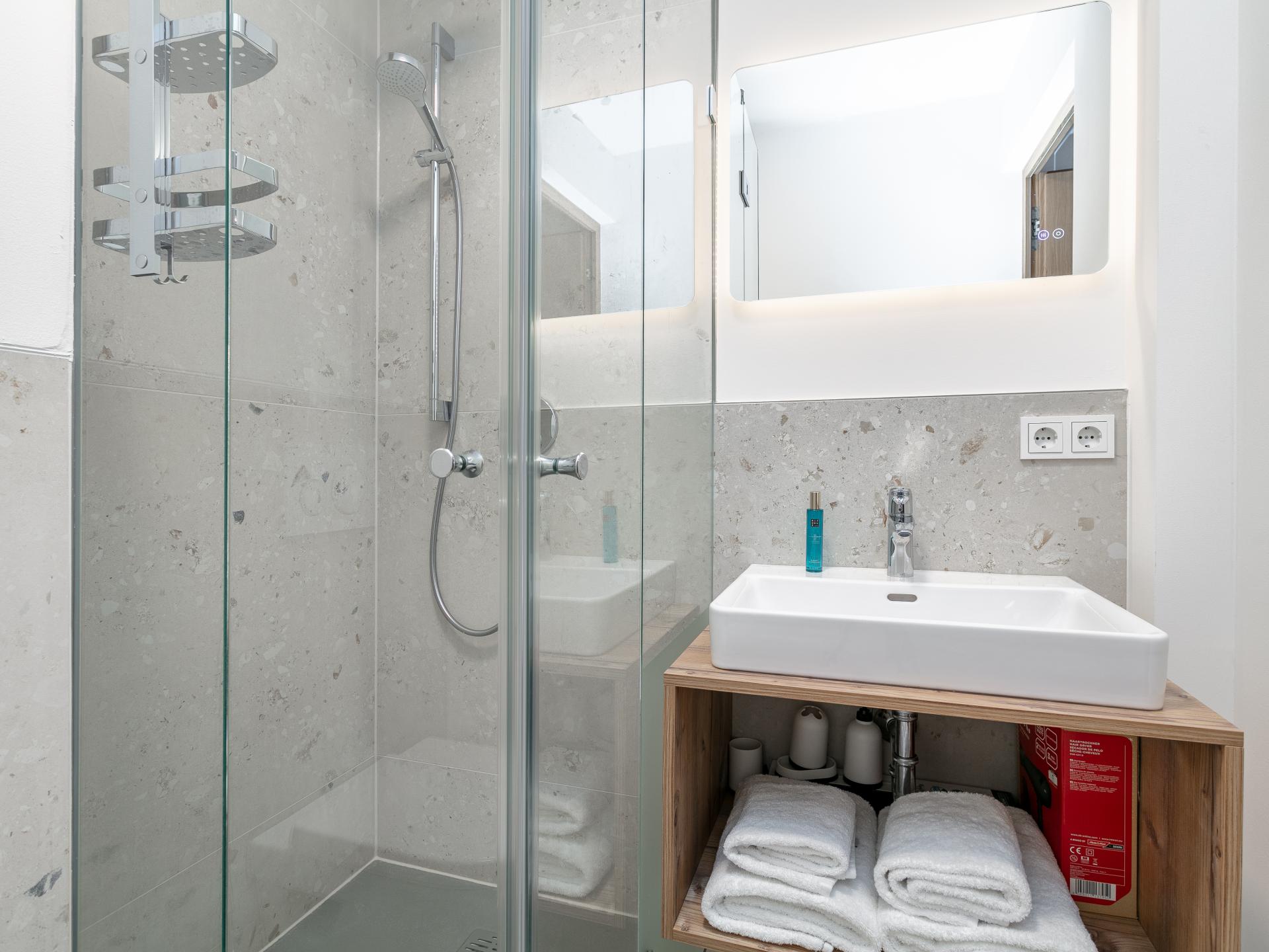 Modern appartement op 160m van de skilift in hartje Hopfgarten - foto 18