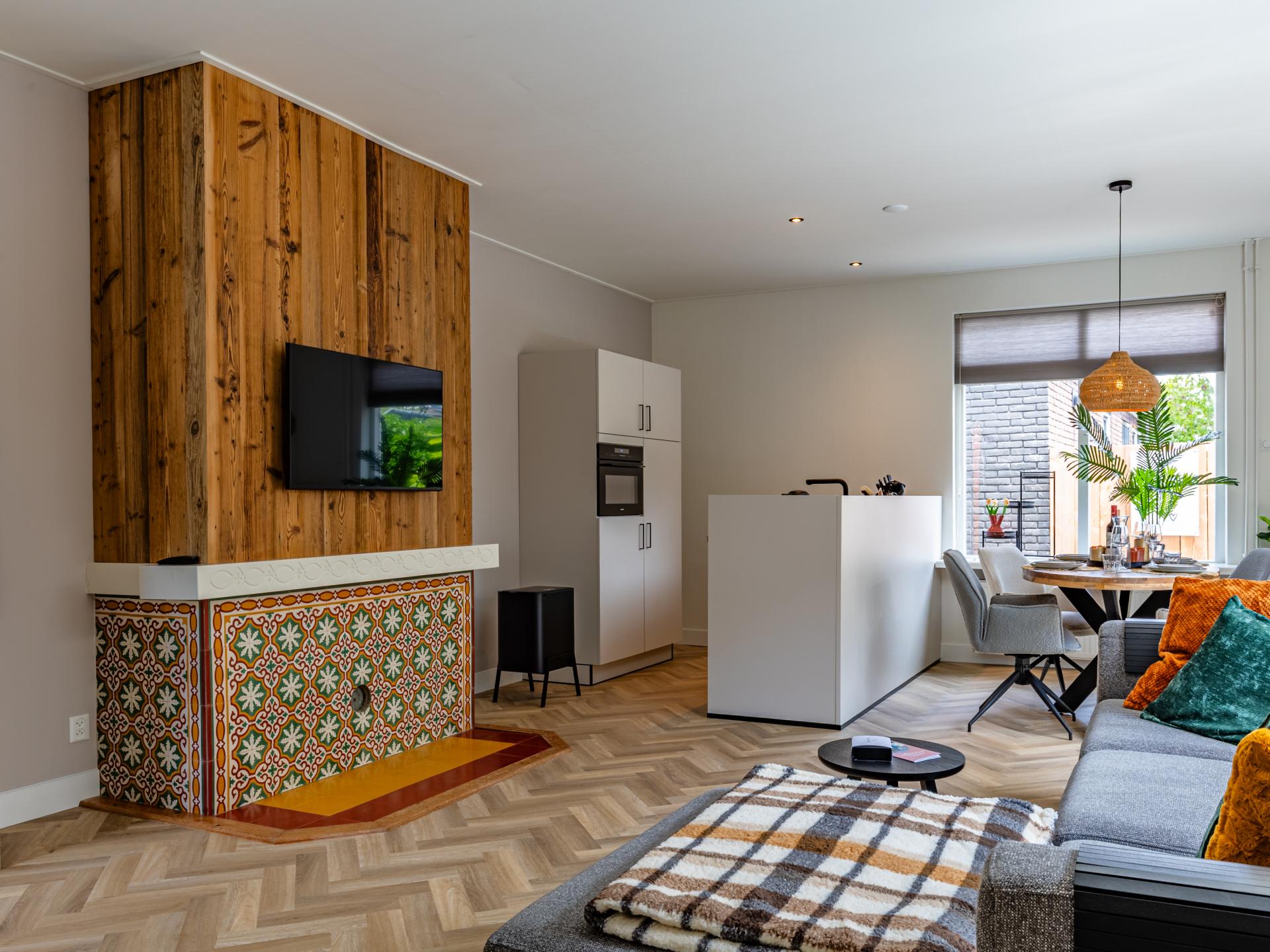 Sfeervol appartement met privé binnenplaats in centrum Warmenhuizen - foto 2