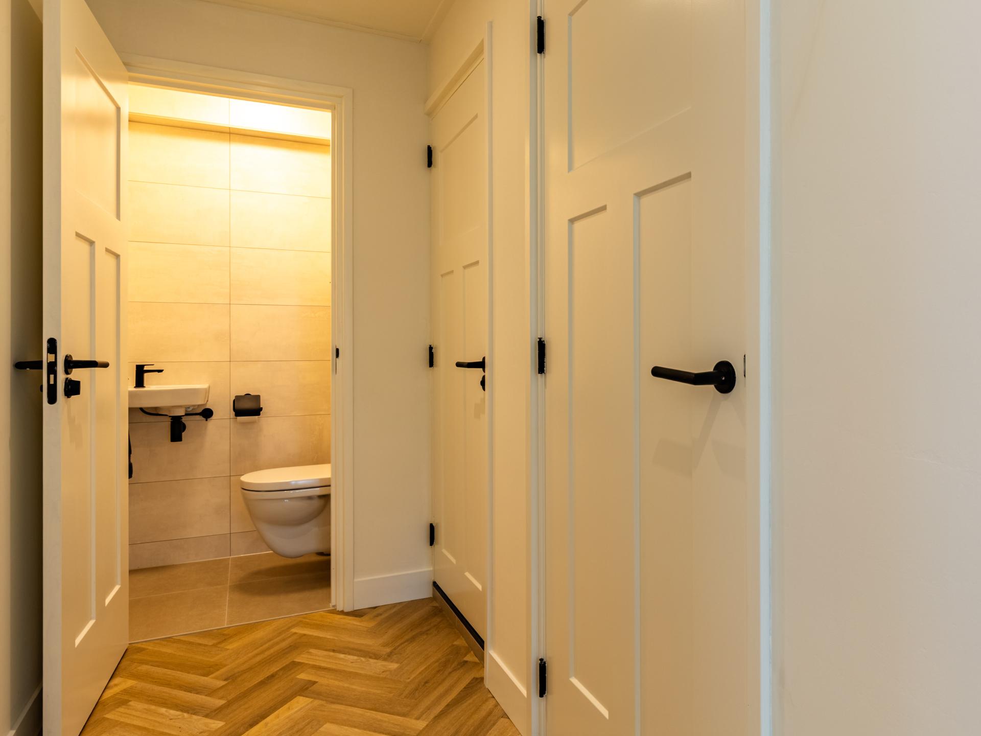 Sfeervol appartement met privé binnenplaats in centrum Warmenhuizen - foto 35