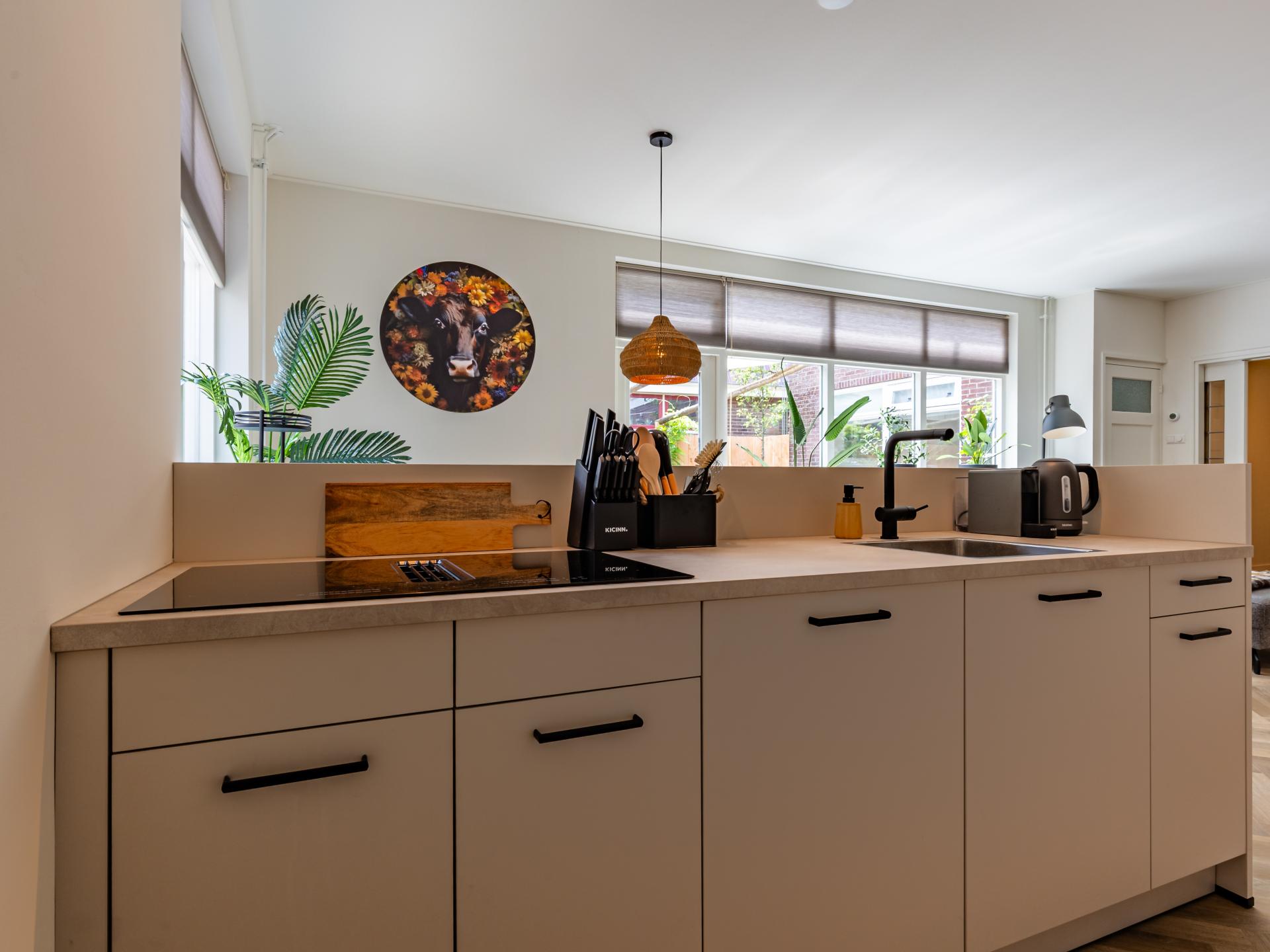 Sfeervol appartement met privé binnenplaats in centrum Warmenhuizen - foto 6