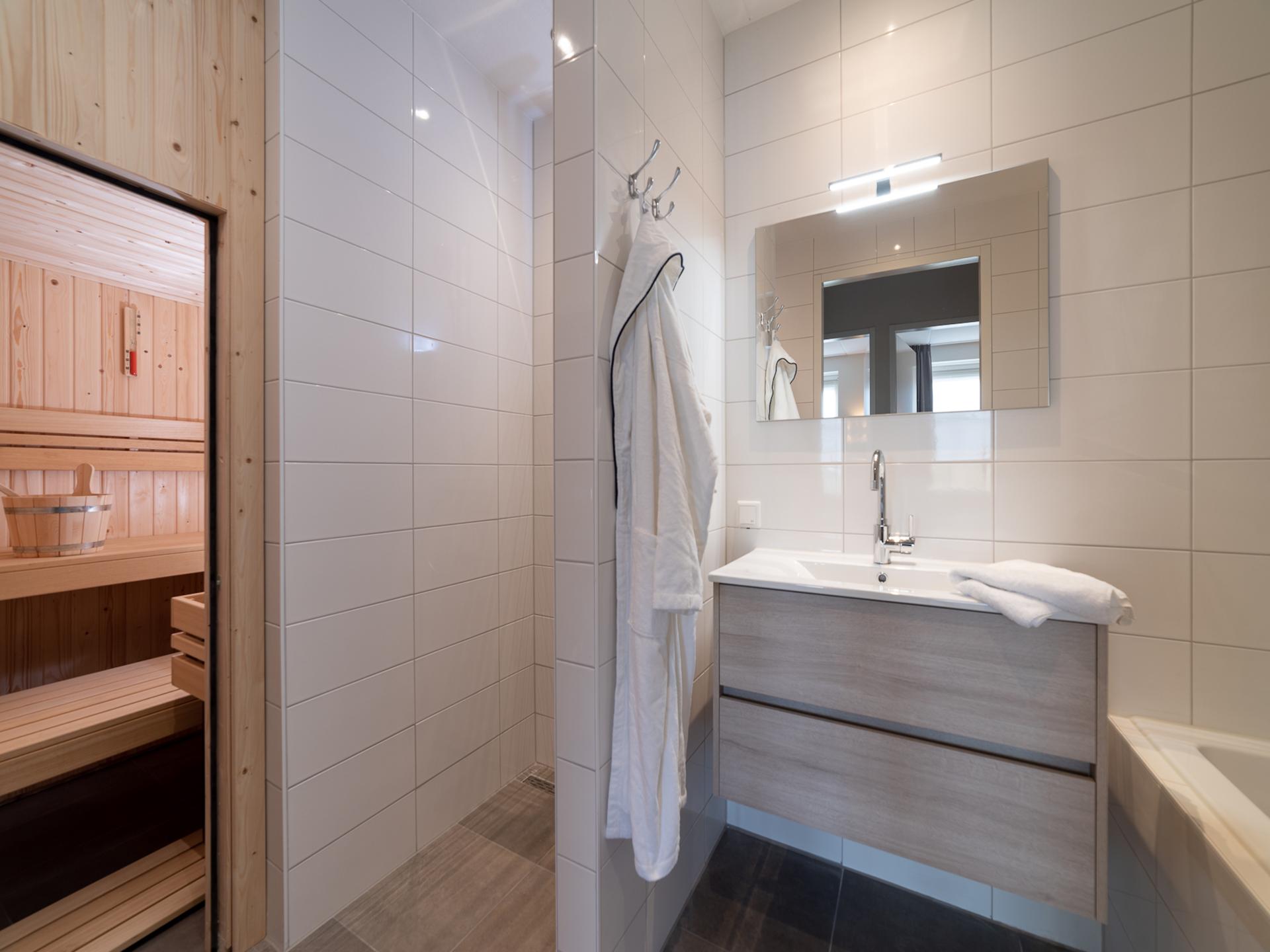 Luxe appartement met Finse sauna op 500m van het Noordzeestrand - foto 13
