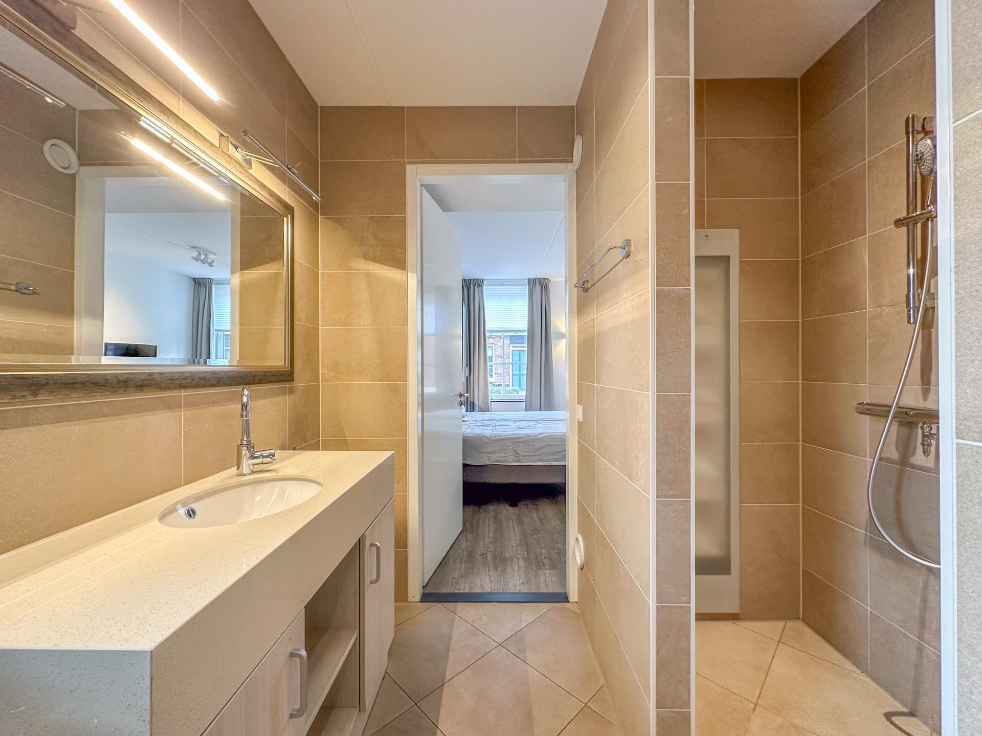 Luxe villa met sauna en spa op 500m van het strand in Colijnsplaat - foto 15