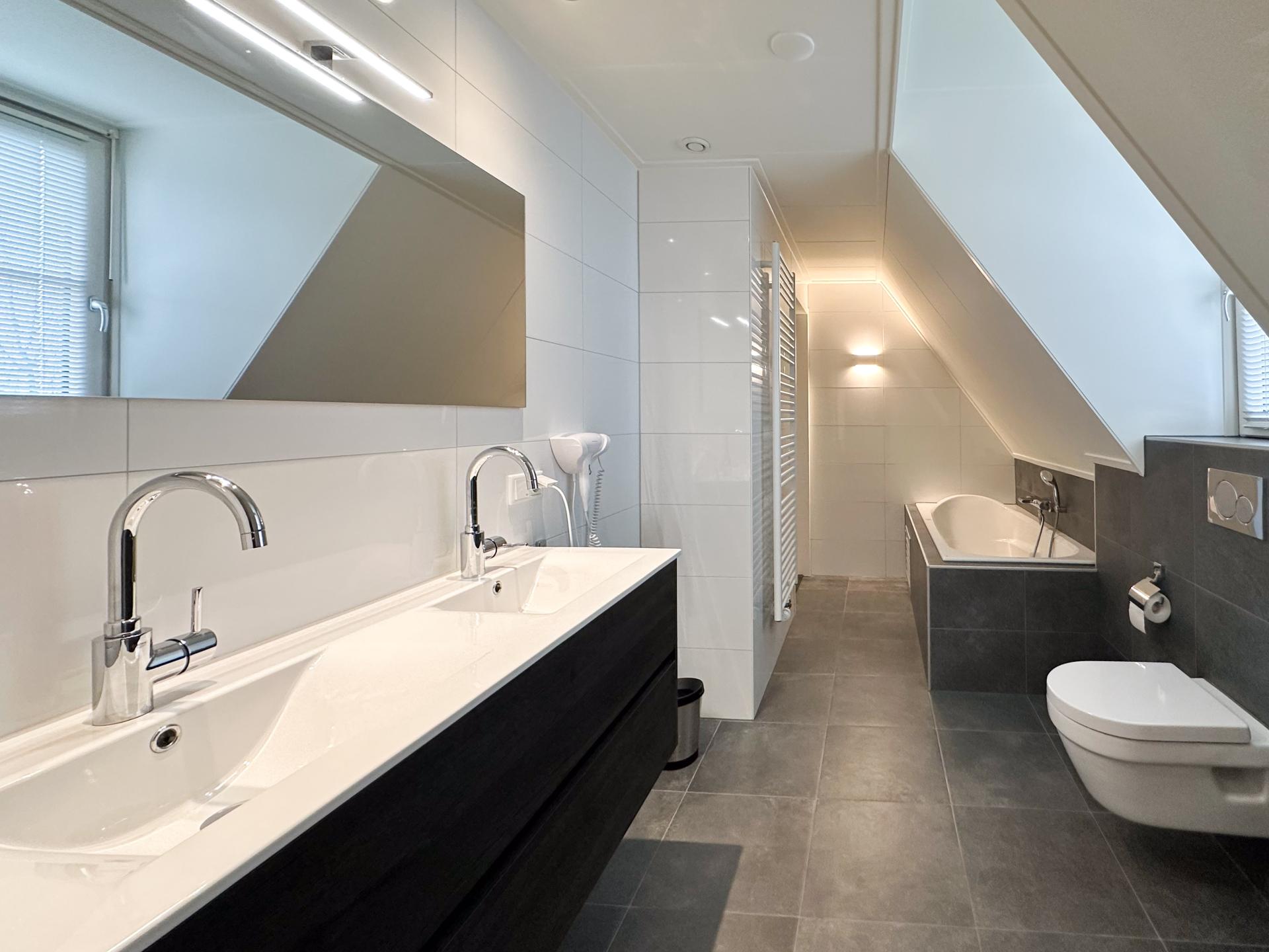 Luxe villa met sauna en spabad, 500m van het strand in Colijnsplaat - foto 14