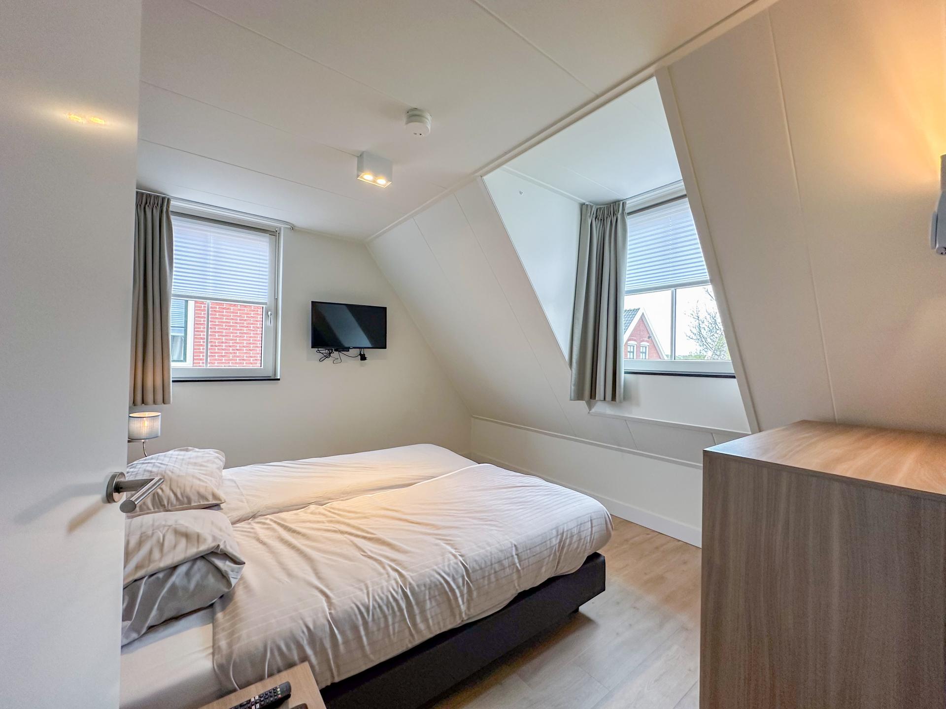 Luxe villa met sauna en spabad, 500m van het strand in Colijnsplaat - foto 12
