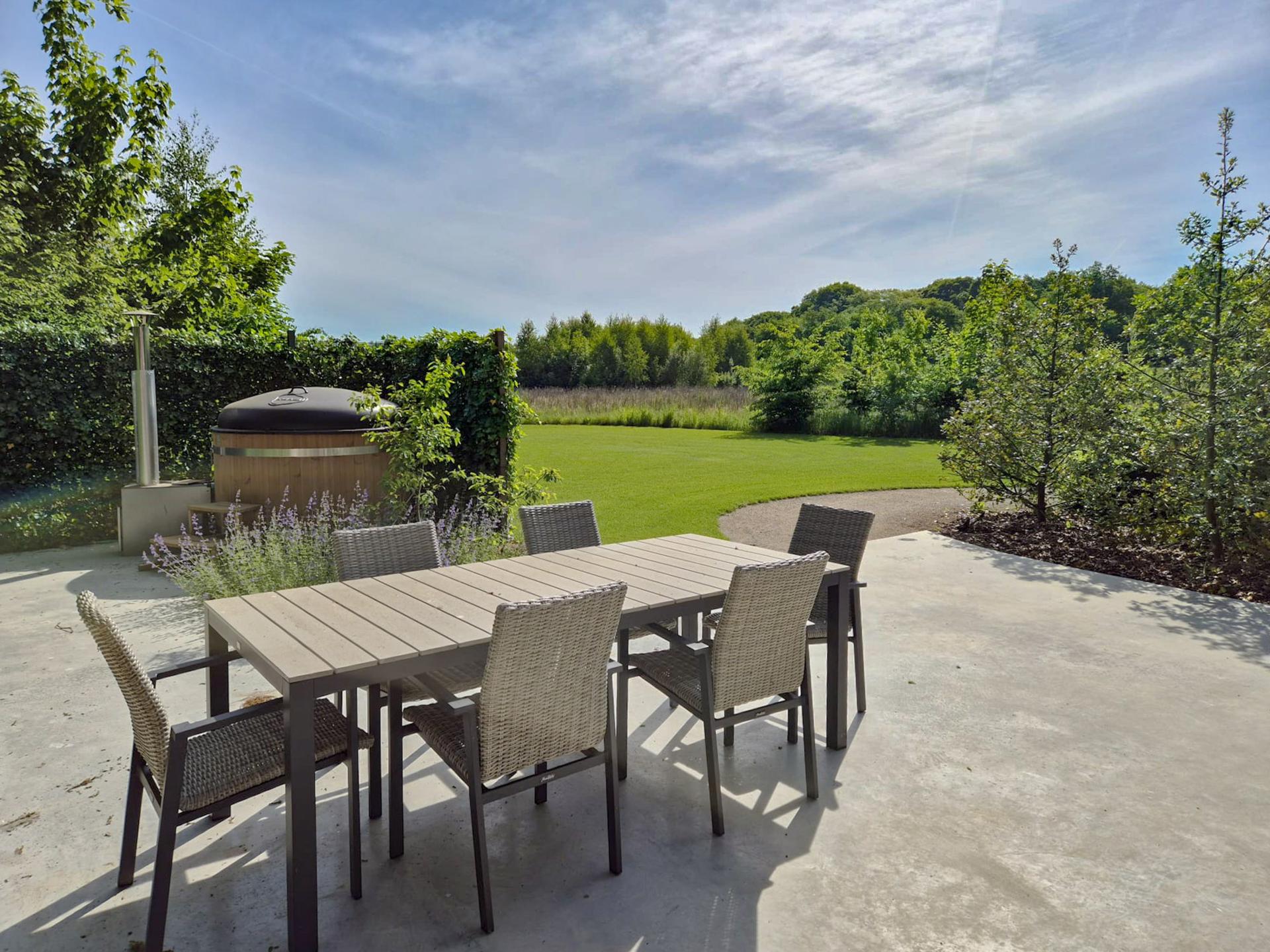 Luxe vrijstaand vakantiehuis met hottub in groene omgeving bij Breda - foto 6