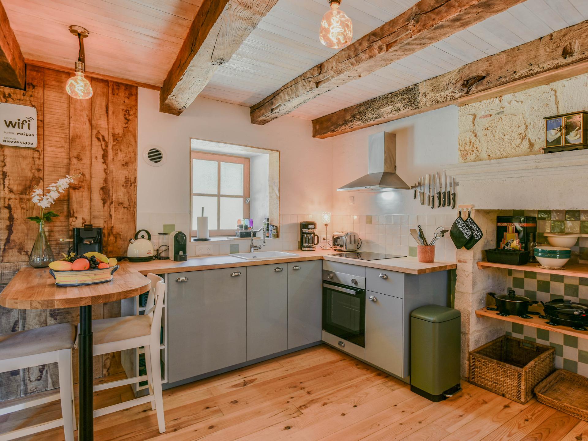 4-persoons sfeervol vakantiehuis in Montcabrier met bubbelbad - foto 6