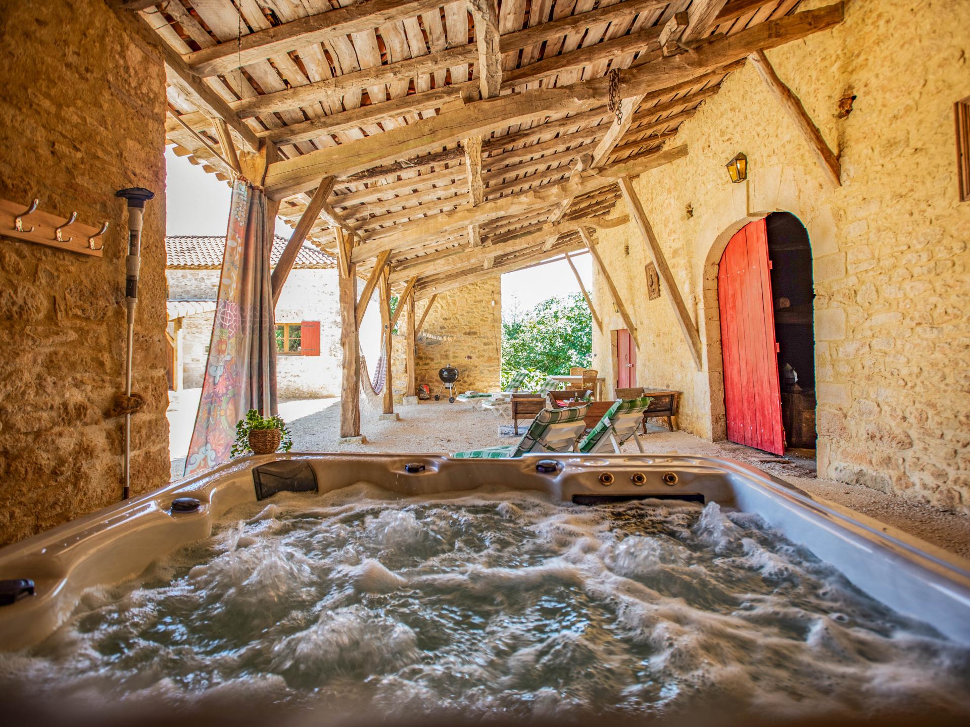 4-persoons sfeervol vakantiehuis in Montcabrier met bubbelbad - foto 51