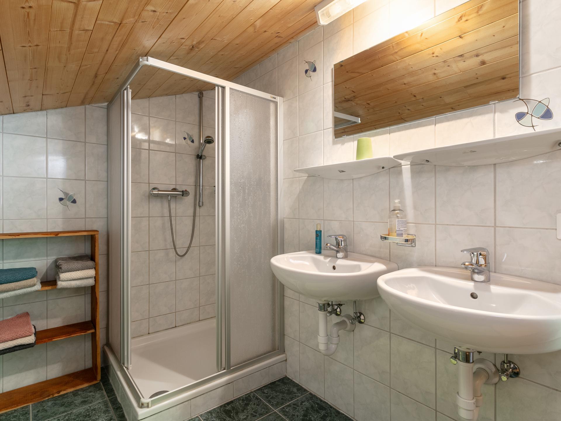 Knus appartement voor 8 op de boerderij in Niederau met bergzicht en tuin - foto 15