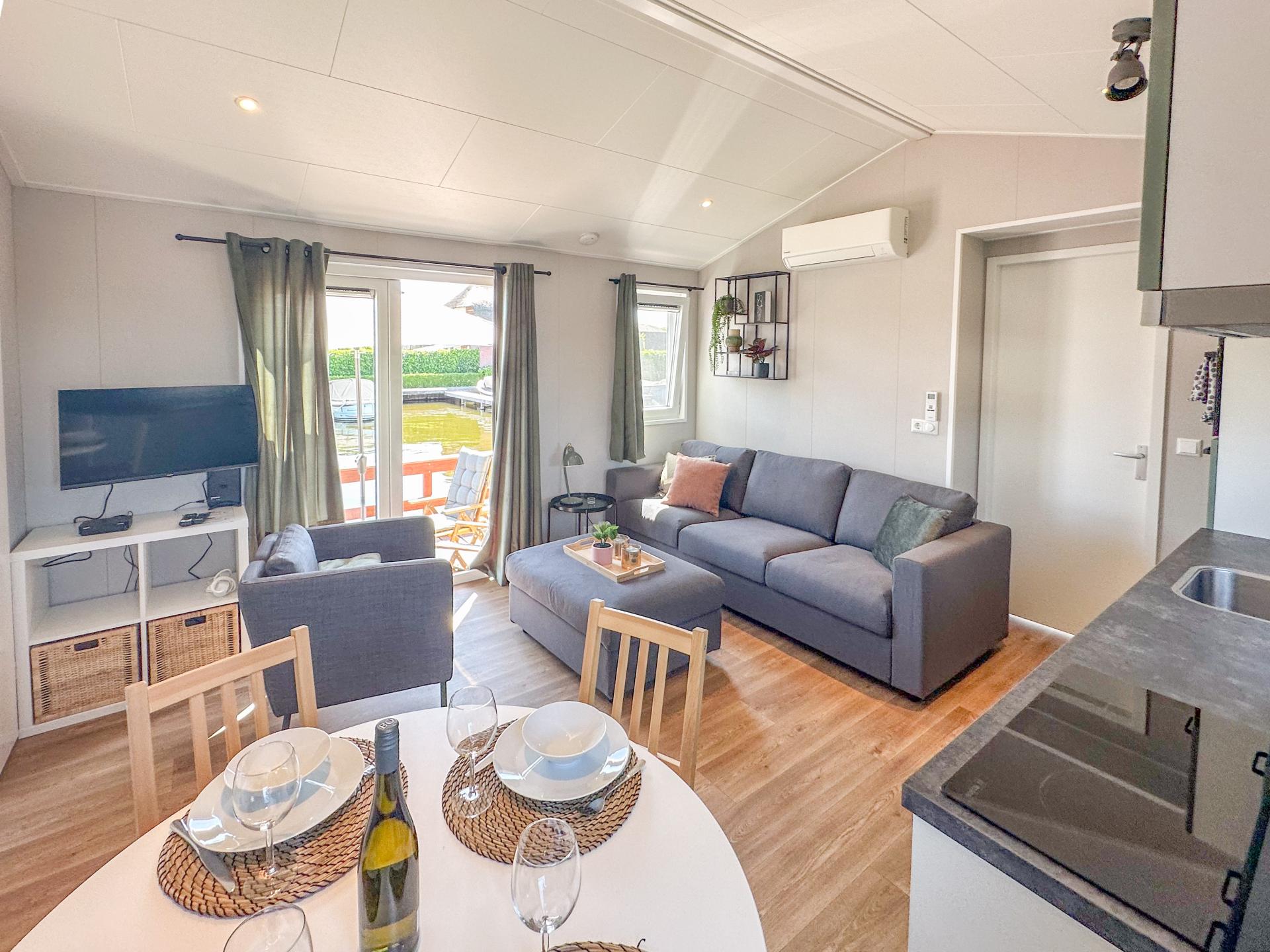 Modern chalet aan de Loosdrechtse Plassen met airco en privéterras - foto 6