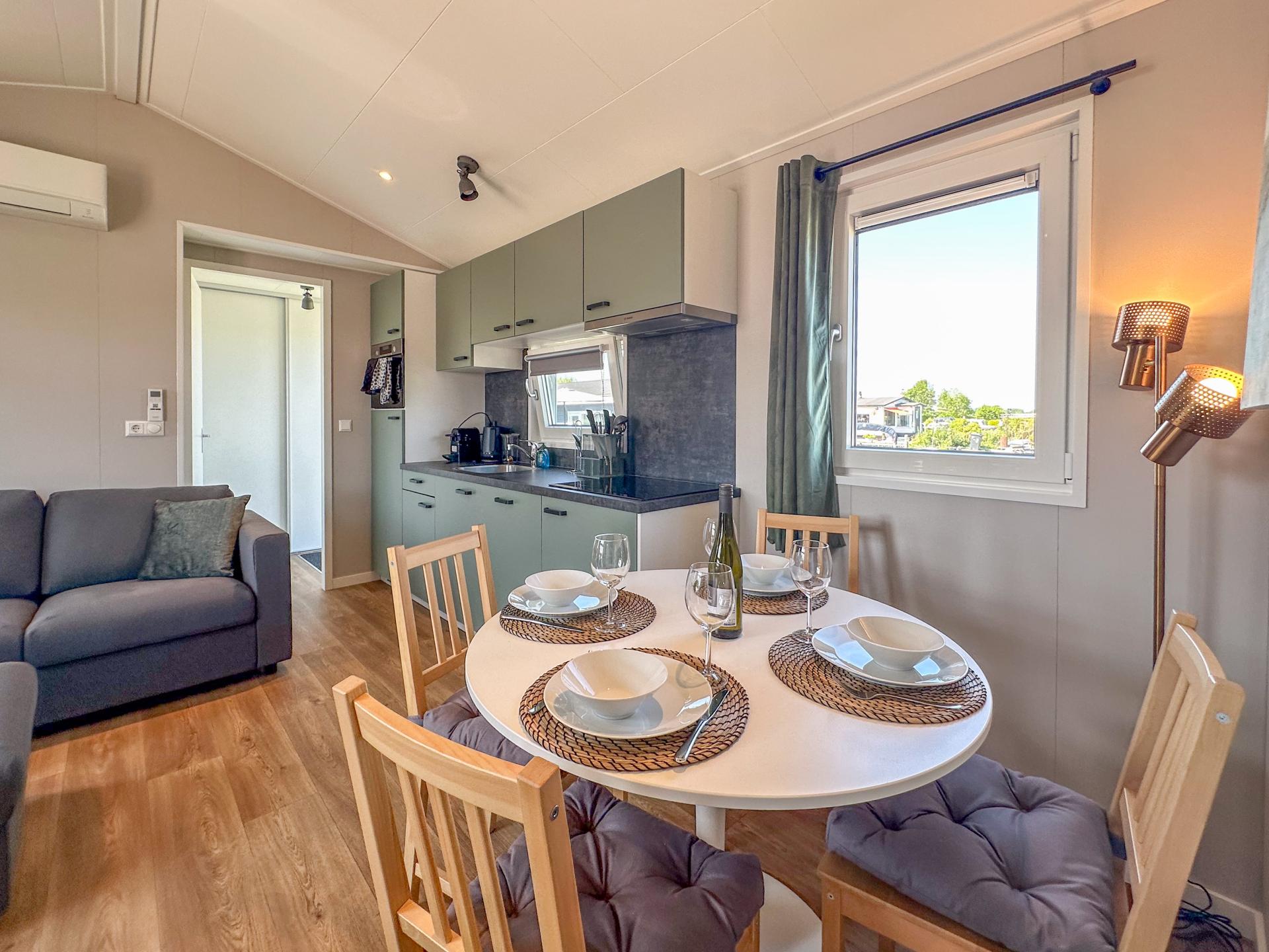 Modern chalet aan de Loosdrechtse Plassen met airco en privéterras - foto 10