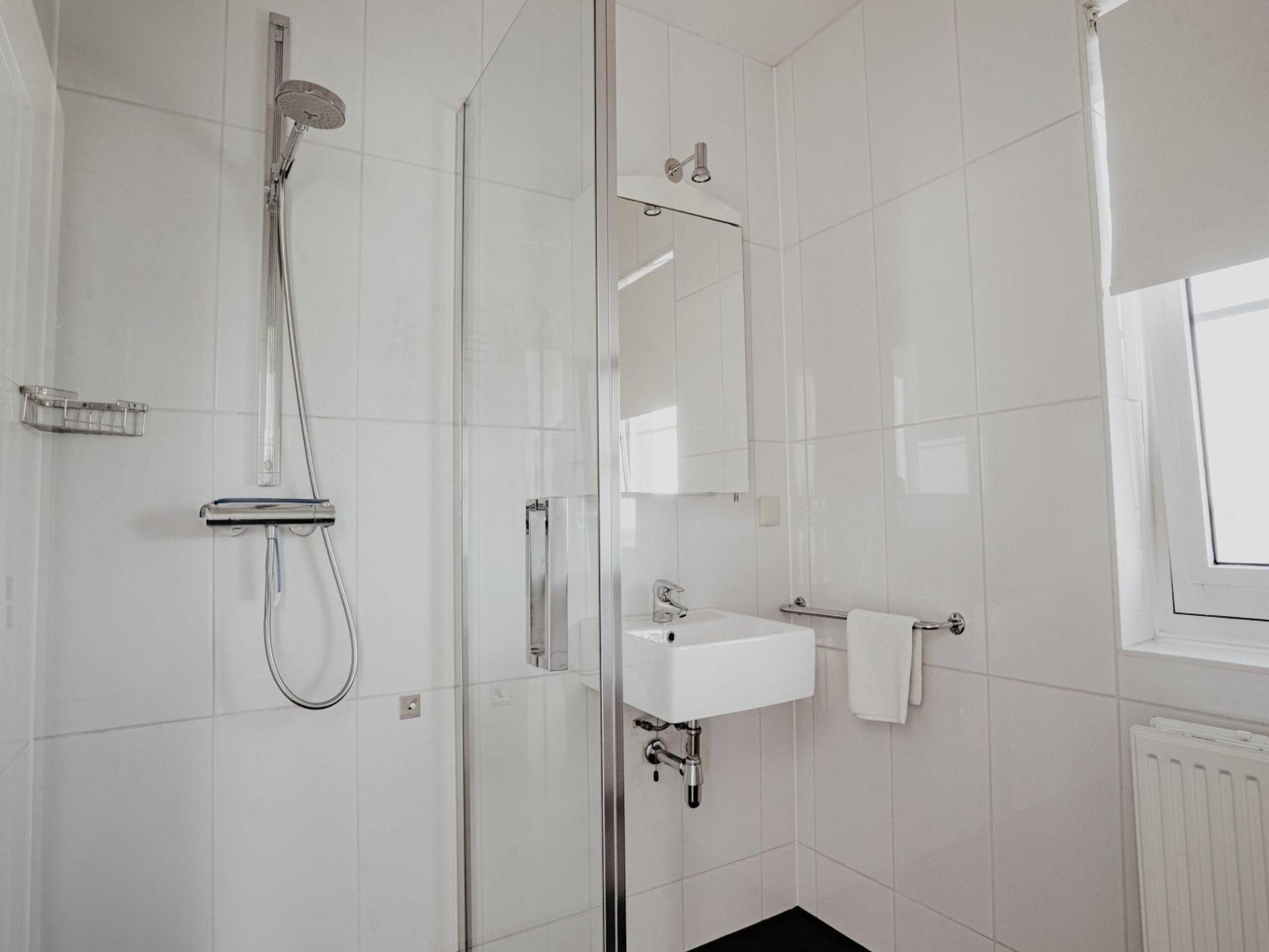 Modern waterappartement met vrij uitzicht in Uitgeest, 170m van centrum - foto 13