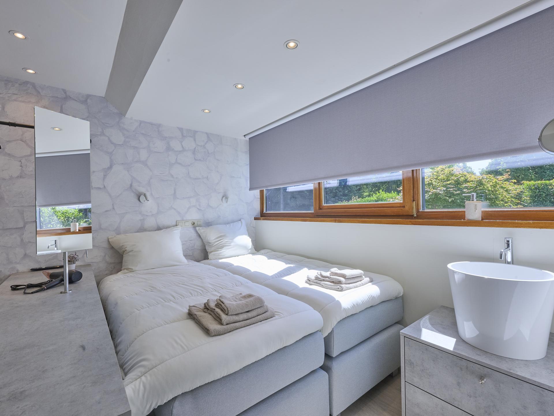 Luxe groepsvilla met privé wellness en grote tuin in hartje Limburg - foto 14