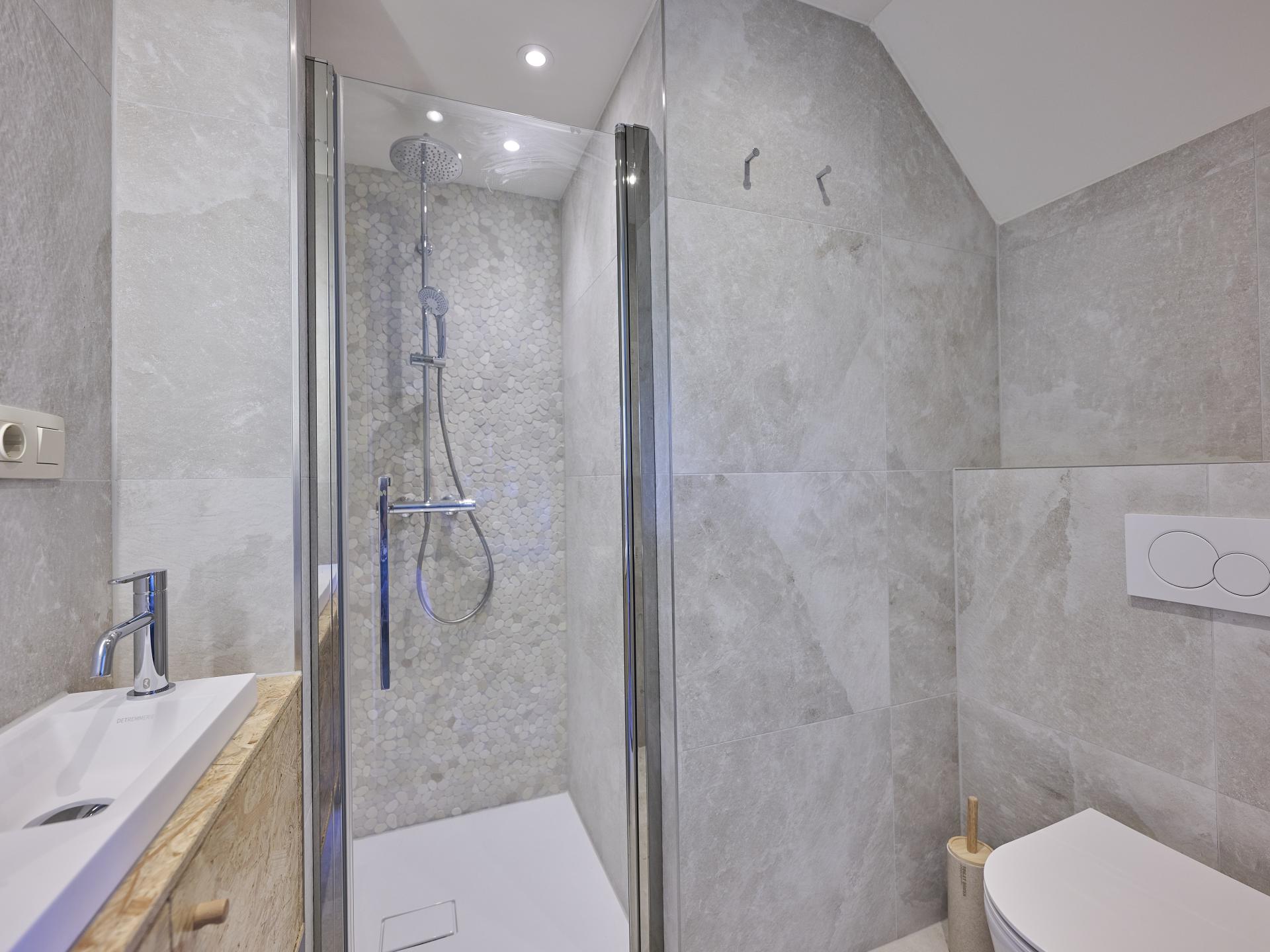 Luxe groepsvilla met privé wellness en grote tuin in hartje Limburg - foto 17