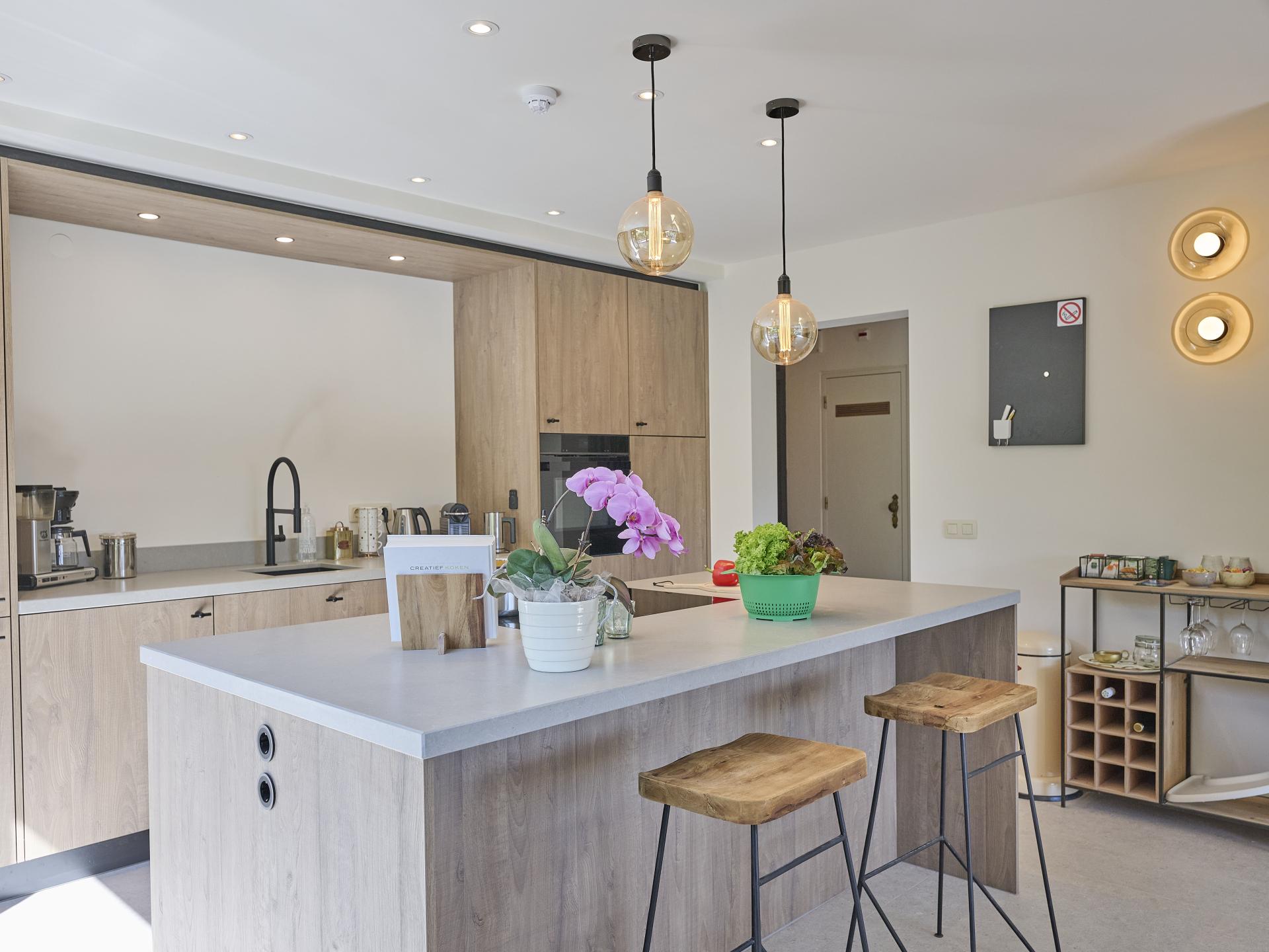 Luxe groepsvilla met privé wellness en grote tuin in hartje Limburg - foto 7