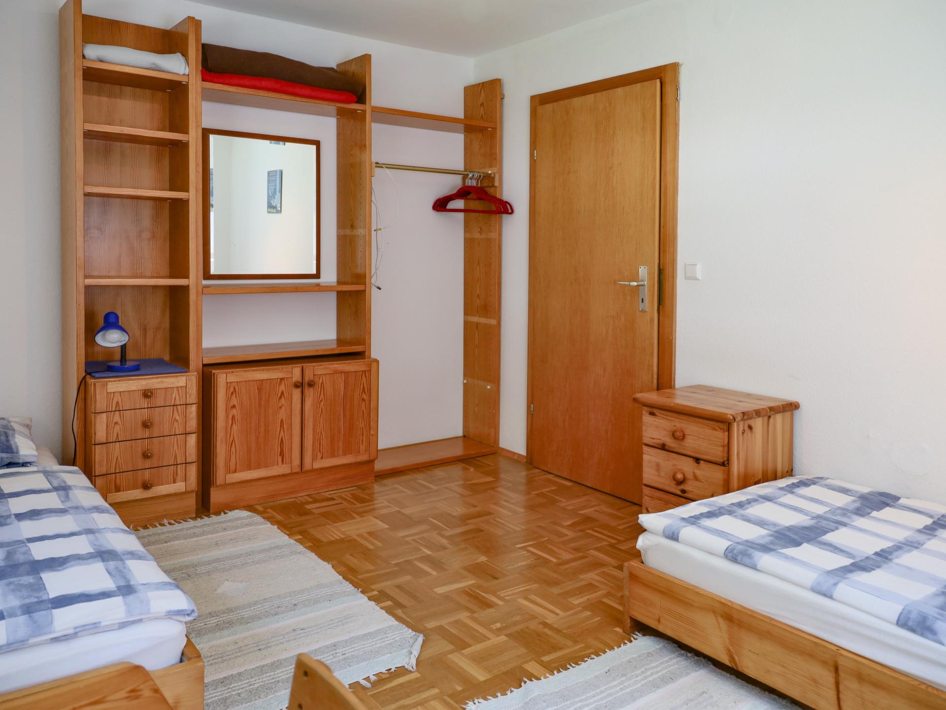 Ruim appartement in Waldachtal met houtkachel en balkon, vlakbij het bos - foto 15
