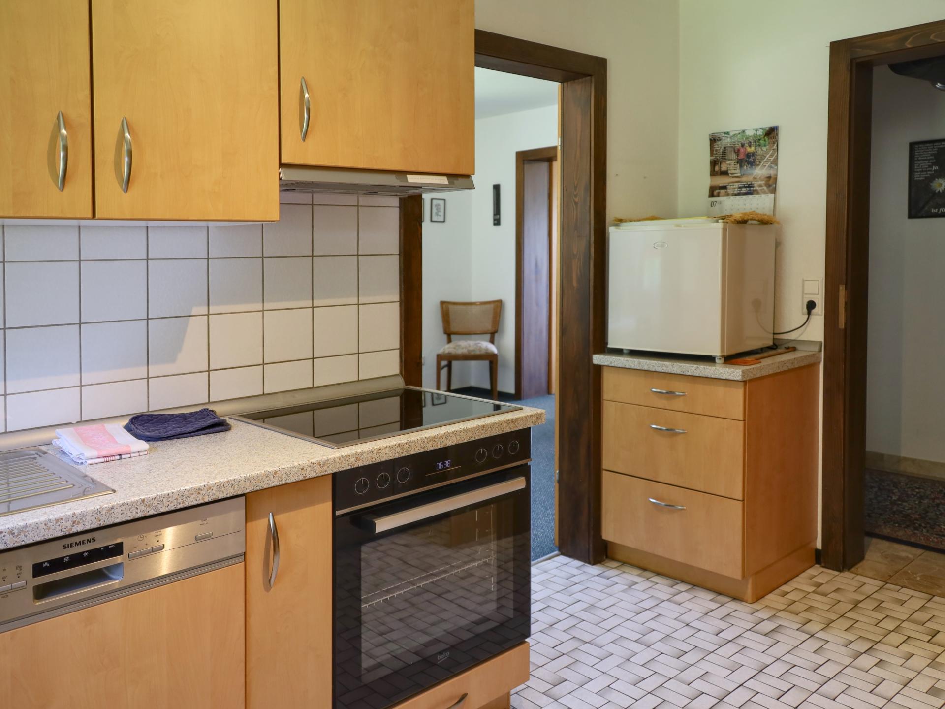 Ruim appartement in Waldachtal met houtkachel en balkon, vlakbij het bos - foto 8