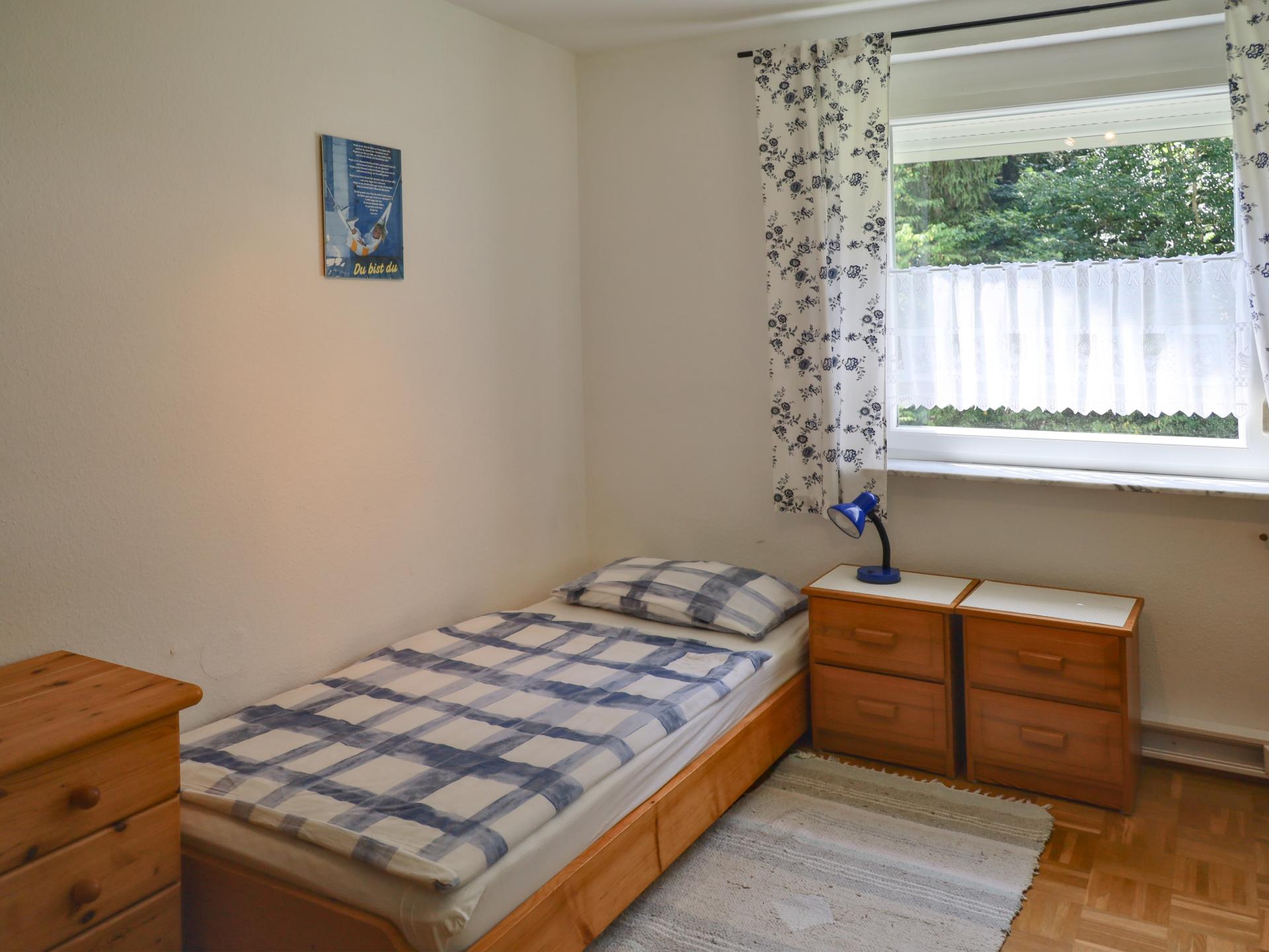 Ruim appartement in Waldachtal met houtkachel en balkon, vlakbij het bos - foto 12
