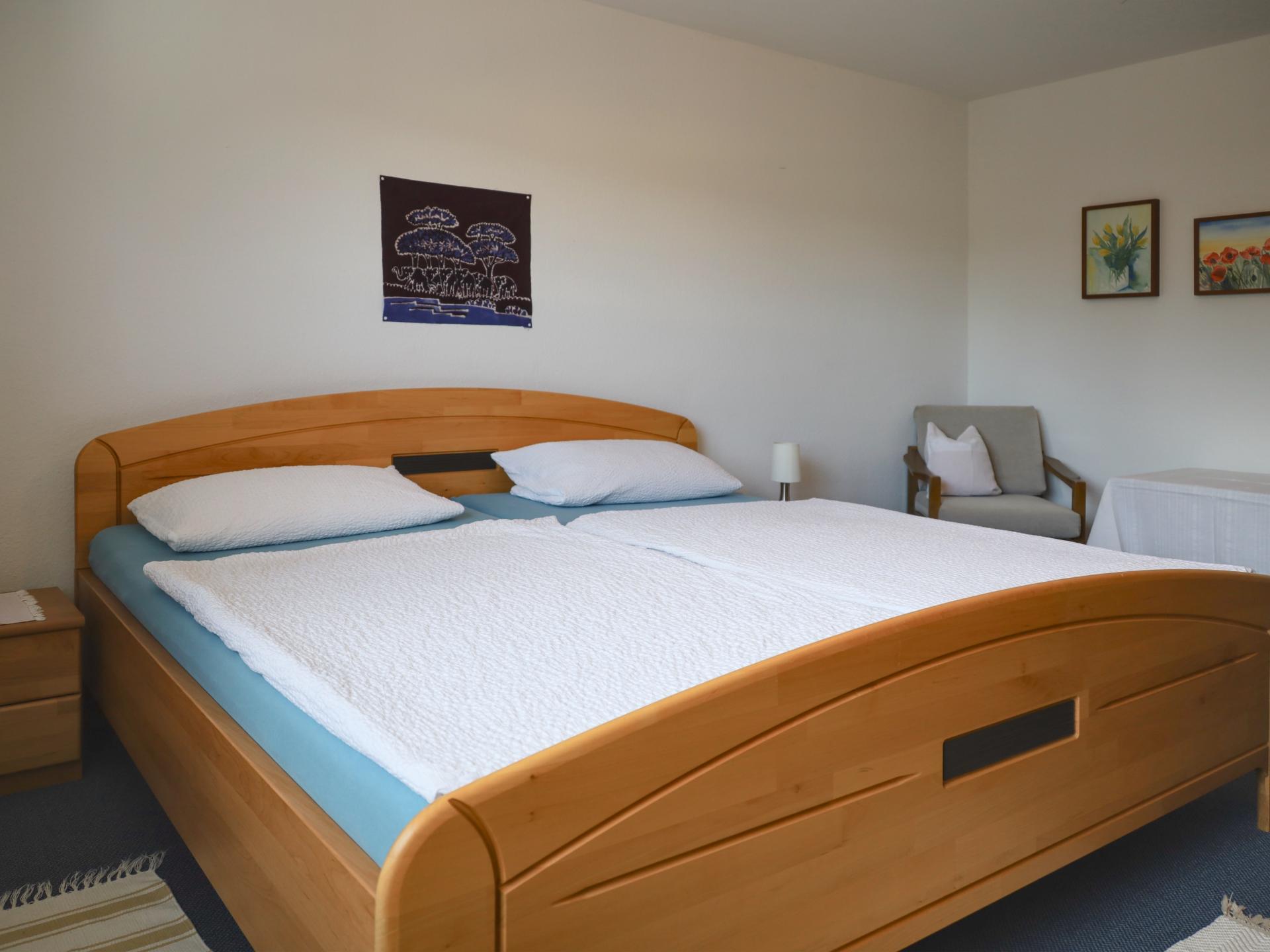 Ruim appartement in Waldachtal met houtkachel en balkon, vlakbij het bos - foto 11