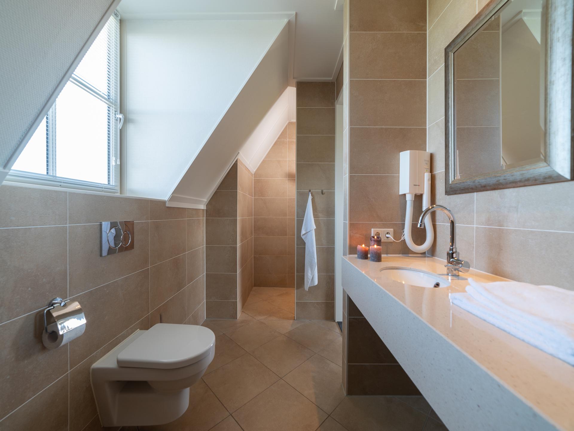 Luxe villa met privézwembad en sauna op 500m van het strand in Zeeland - foto 15