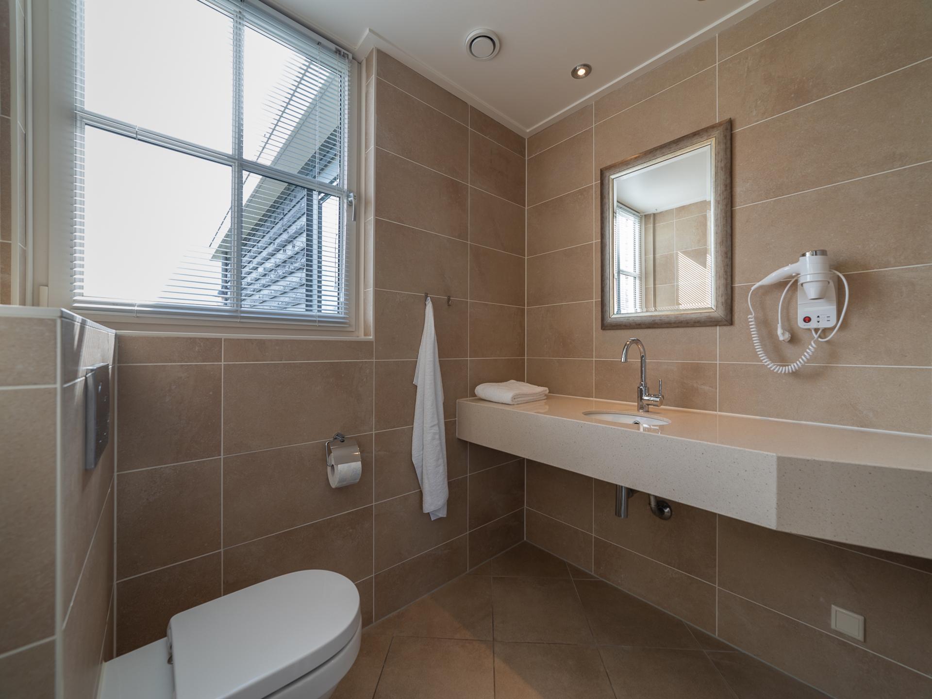 Luxe villa met privézwembad en sauna op 500m van het strand in Zeeland - foto 16