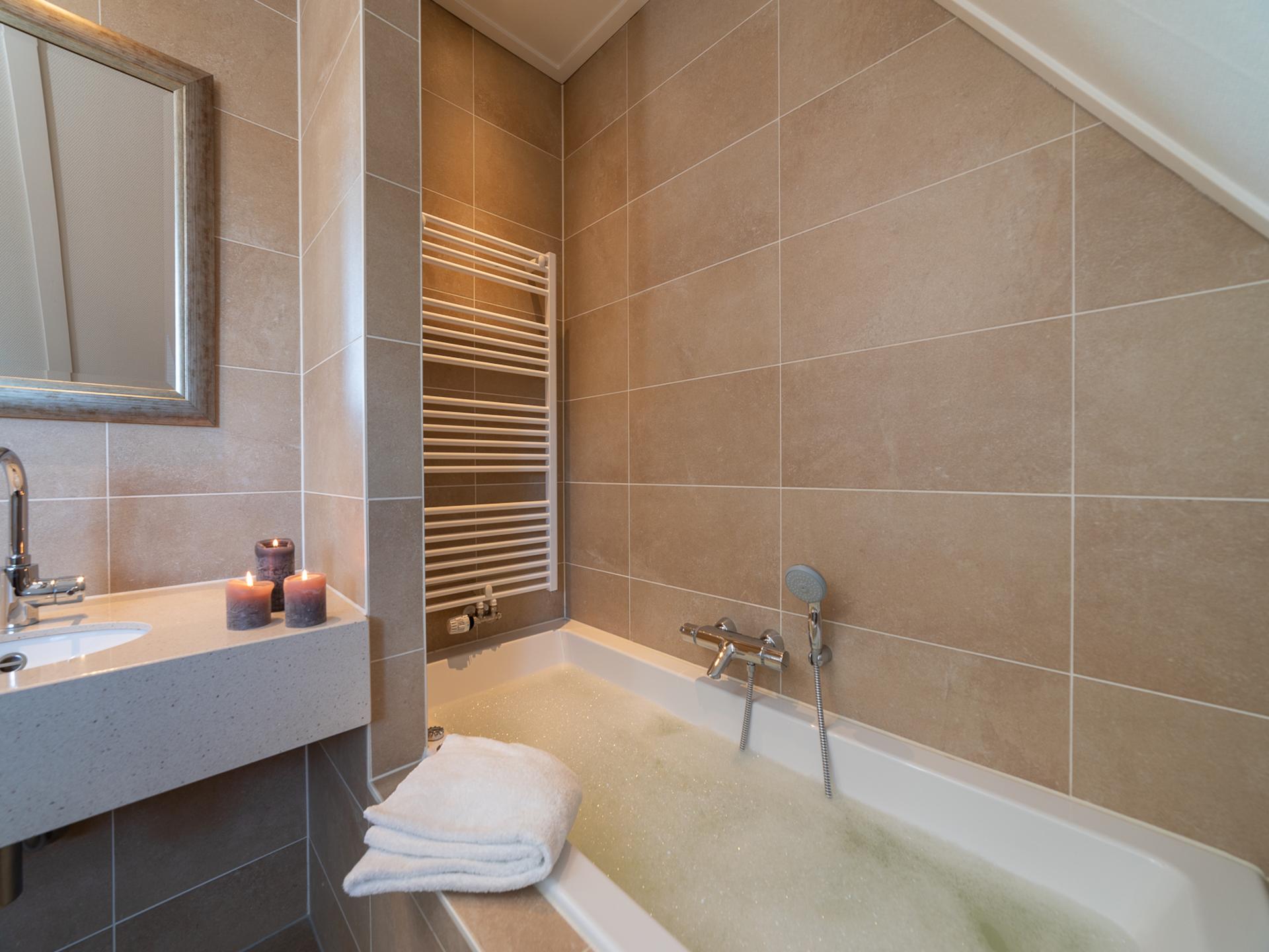 Luxe villa met privézwembad en sauna op 500m van het strand in Zeeland - foto 19