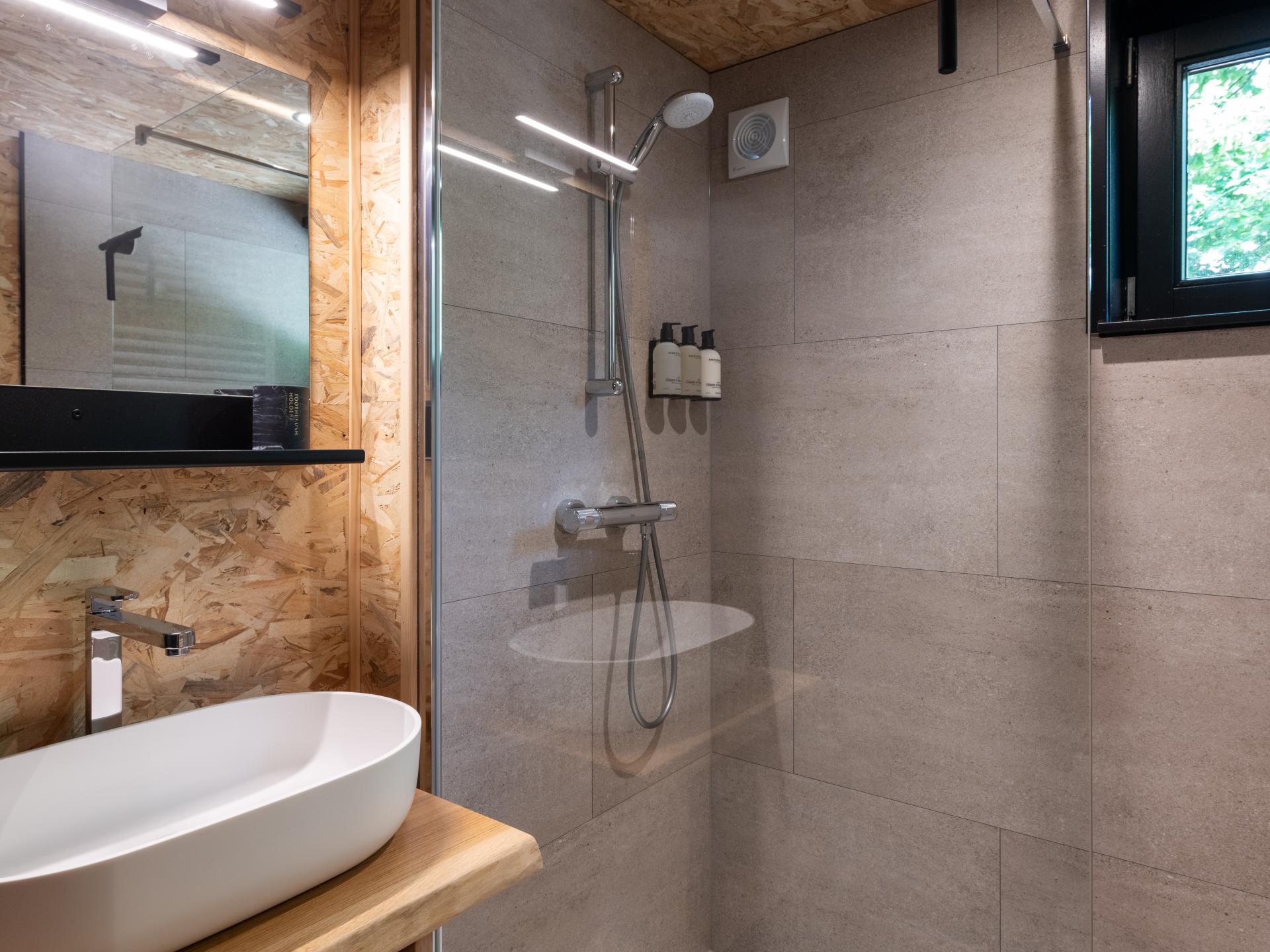 Designwoning met wellness in de bossen bij Biron, 8 personen - foto 47