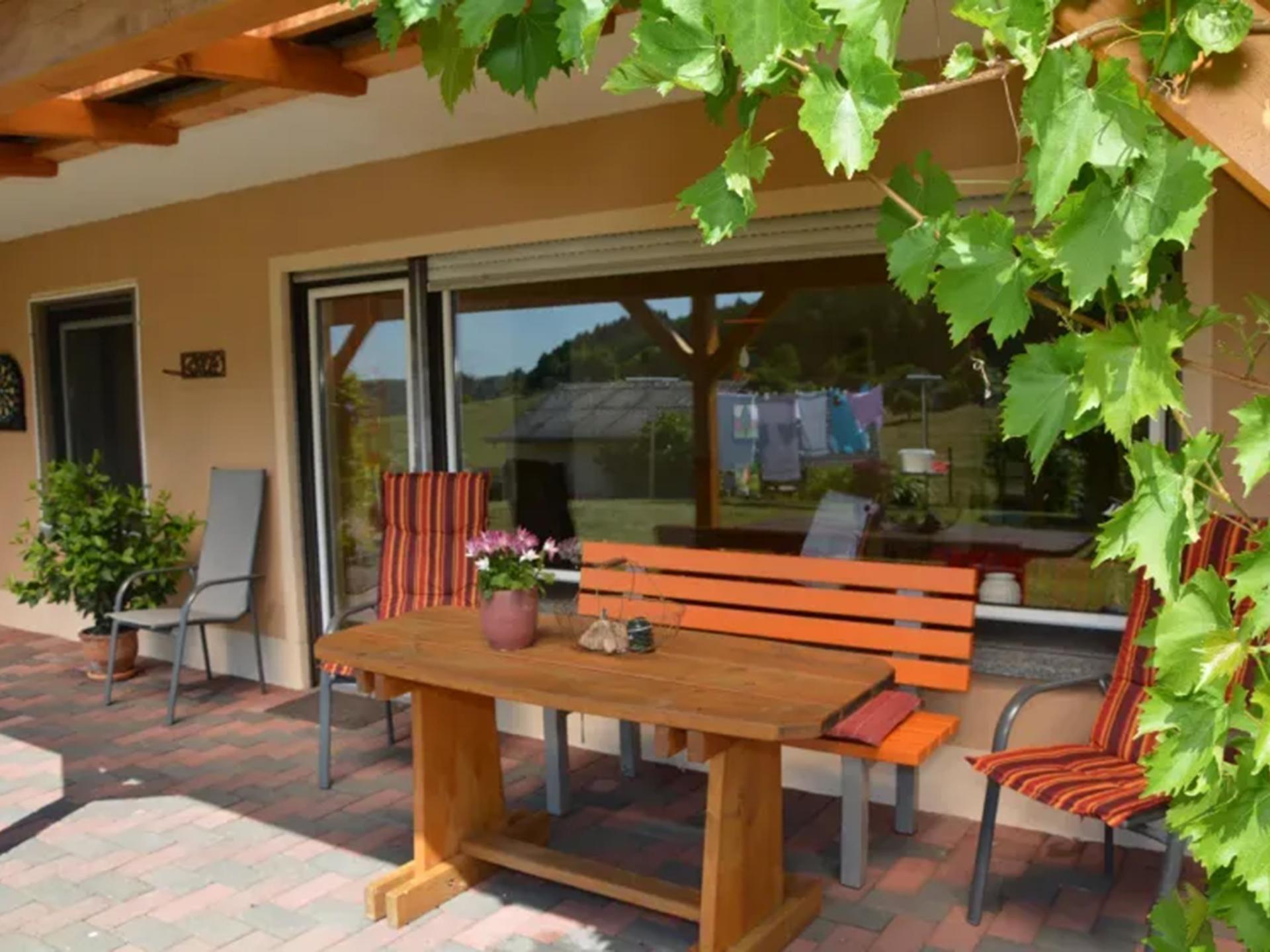 Rustgevend vakantiehuis in Nimshuscheid met uitzicht over de vallei - foto 16