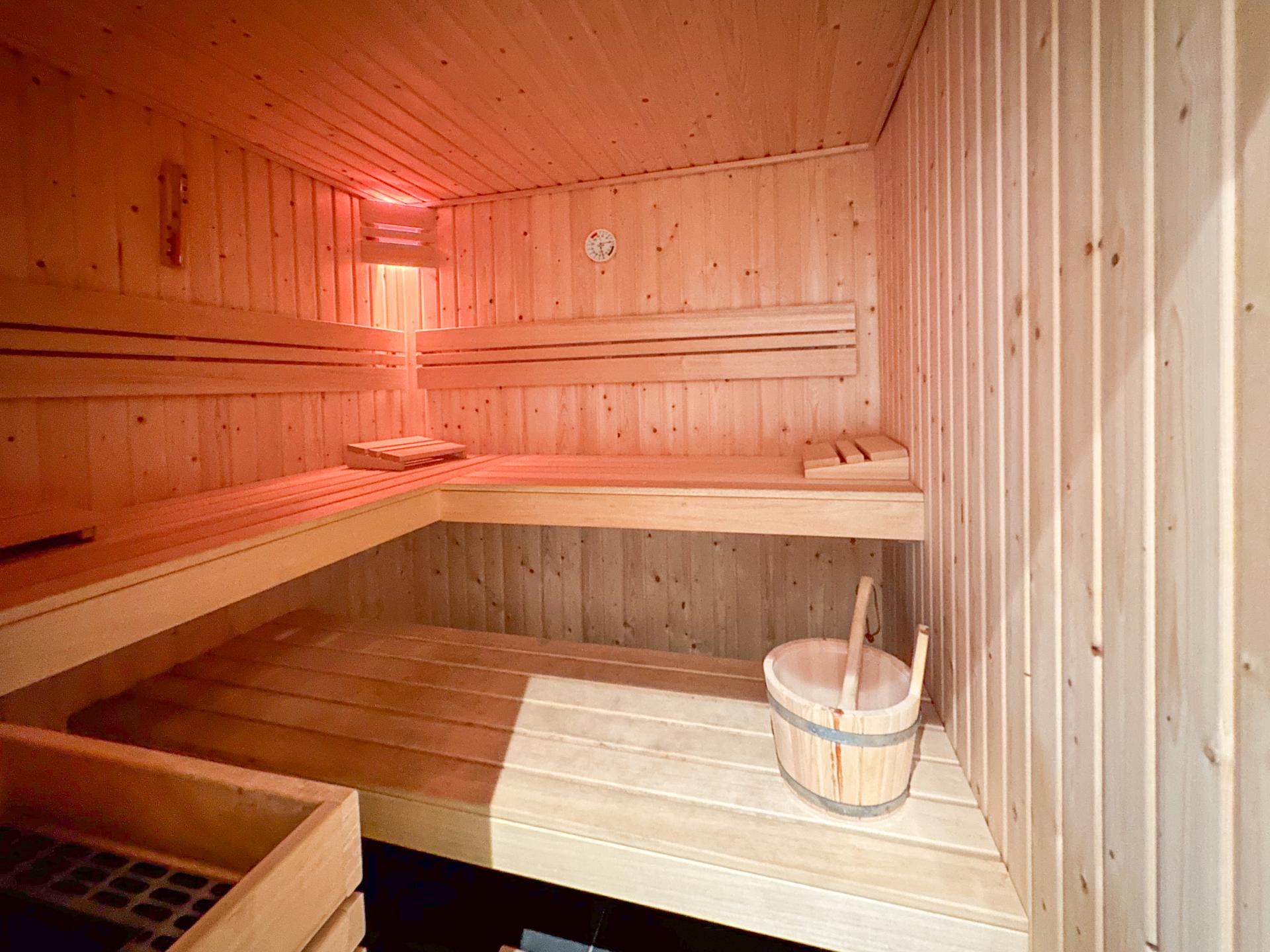 Luxe 8-persoonsappartement met sauna en spa, 500m van het strand in Colijnsplaat - foto 18