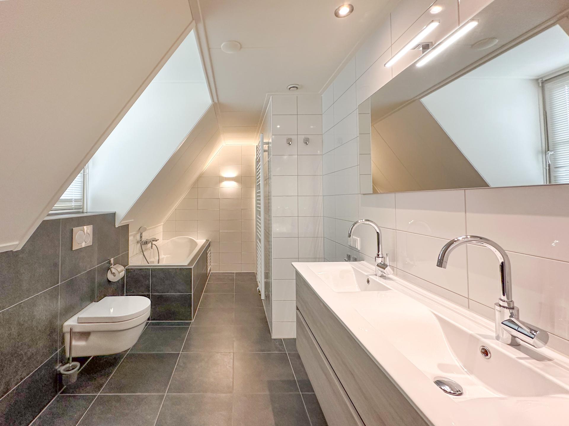 Luxe 8-persoonsappartement met sauna en spa, 500m van het strand in Colijnsplaat - foto 27