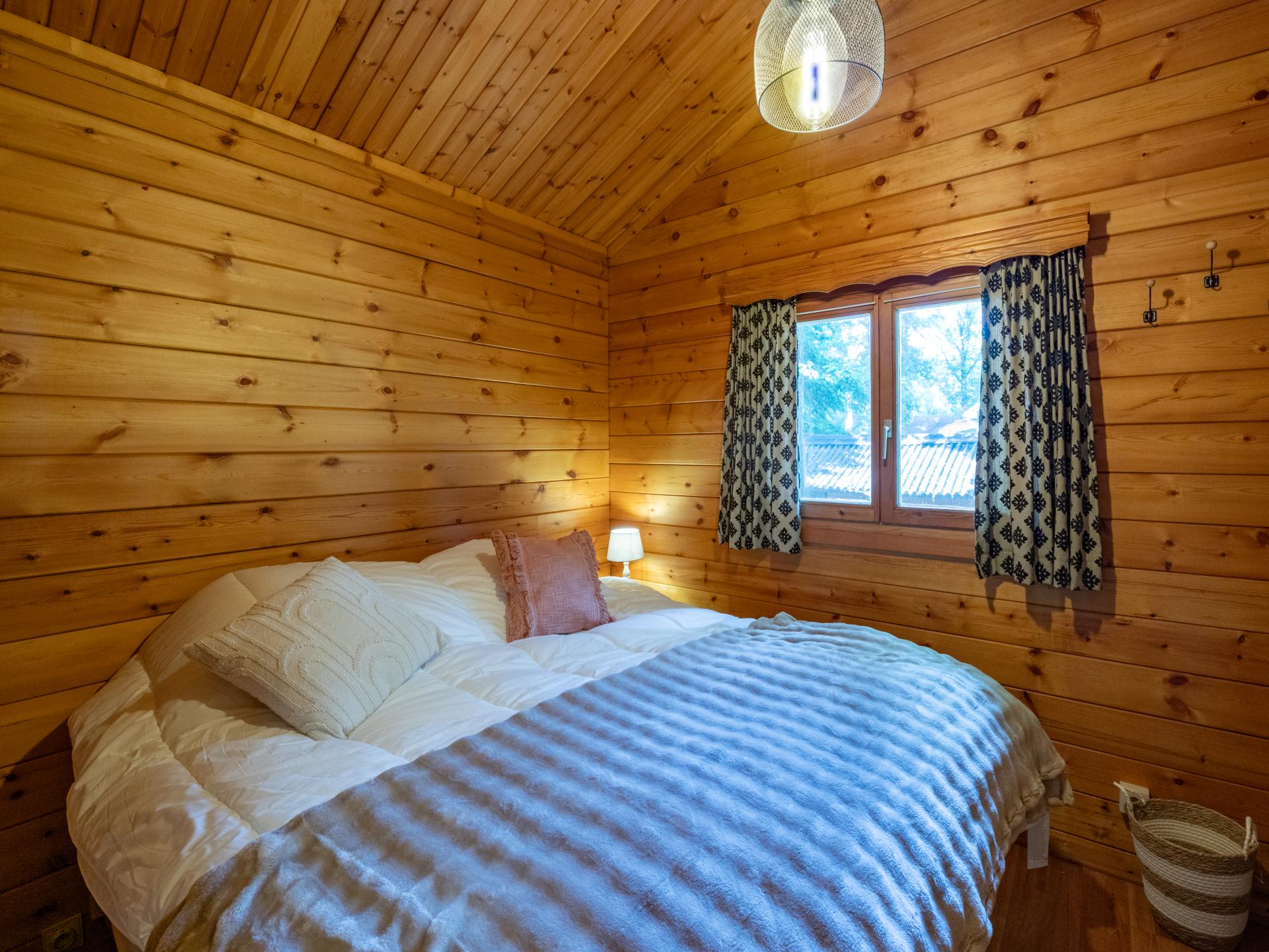 Vrijstaand chalet voor 4 in de natuur van Biron, Ardennen - foto 5