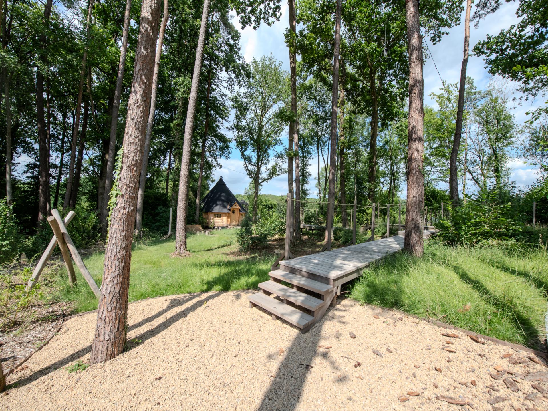 Uniek vakantiedomein voor 16 personen met privé tuinpark en wellness in Biron - foto 31