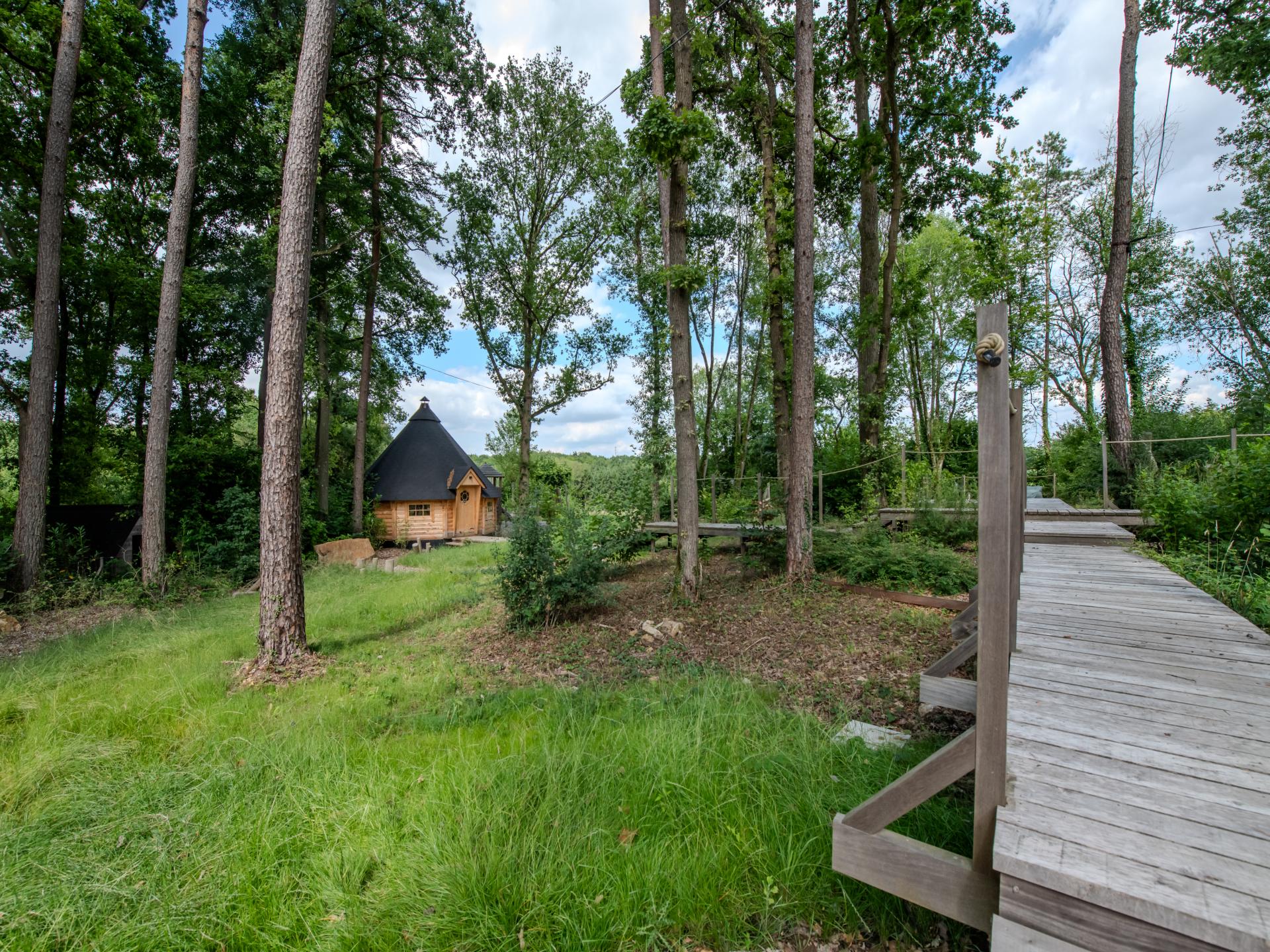 Uniek vakantiedomein voor 16 personen met privé tuinpark en wellness in Biron - foto 32