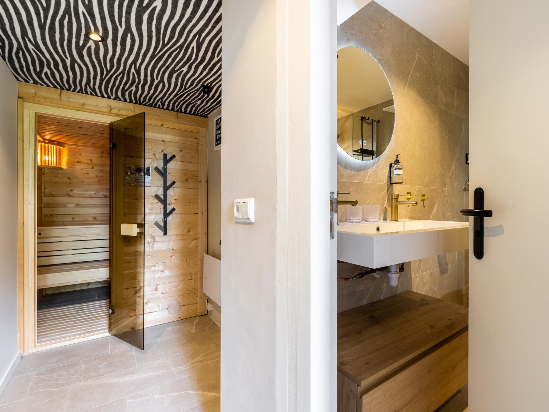 Sfeervol vakantiehuis met privé sauna in hartje Warmenhuizen - foto 18