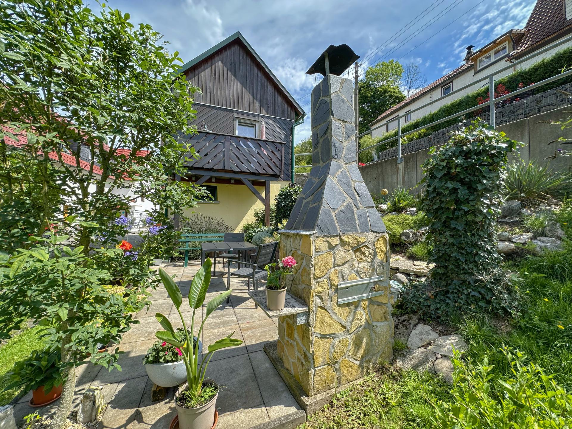 Vrijstaand vakantiehuis met balkon en tuin in het Thüringer Woud - foto 2