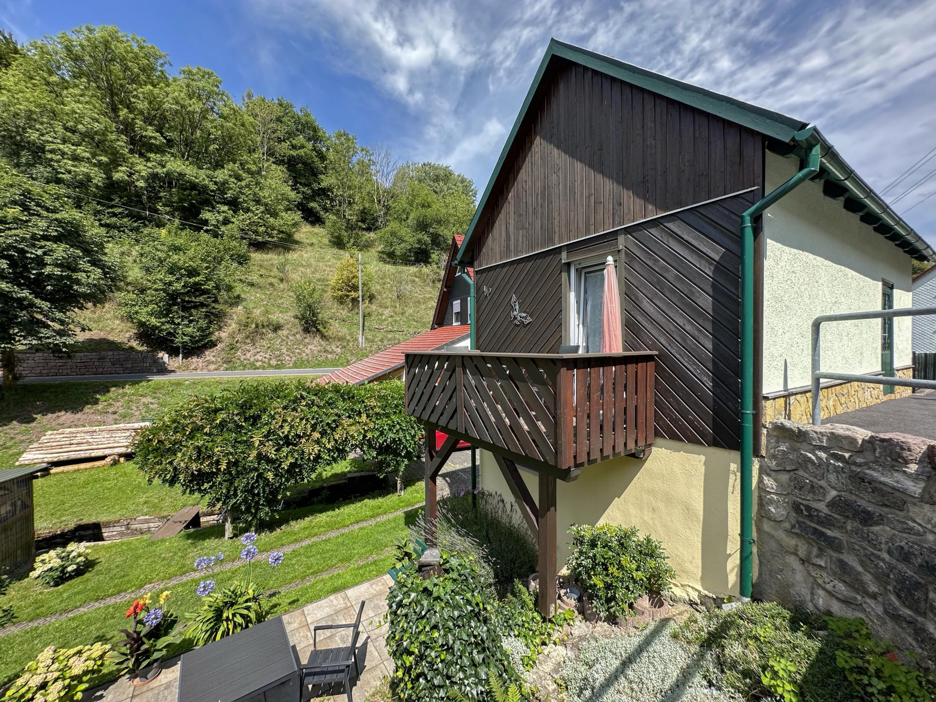 Vrijstaand vakantiehuis met balkon en tuin in het Thüringer Woud - foto 1