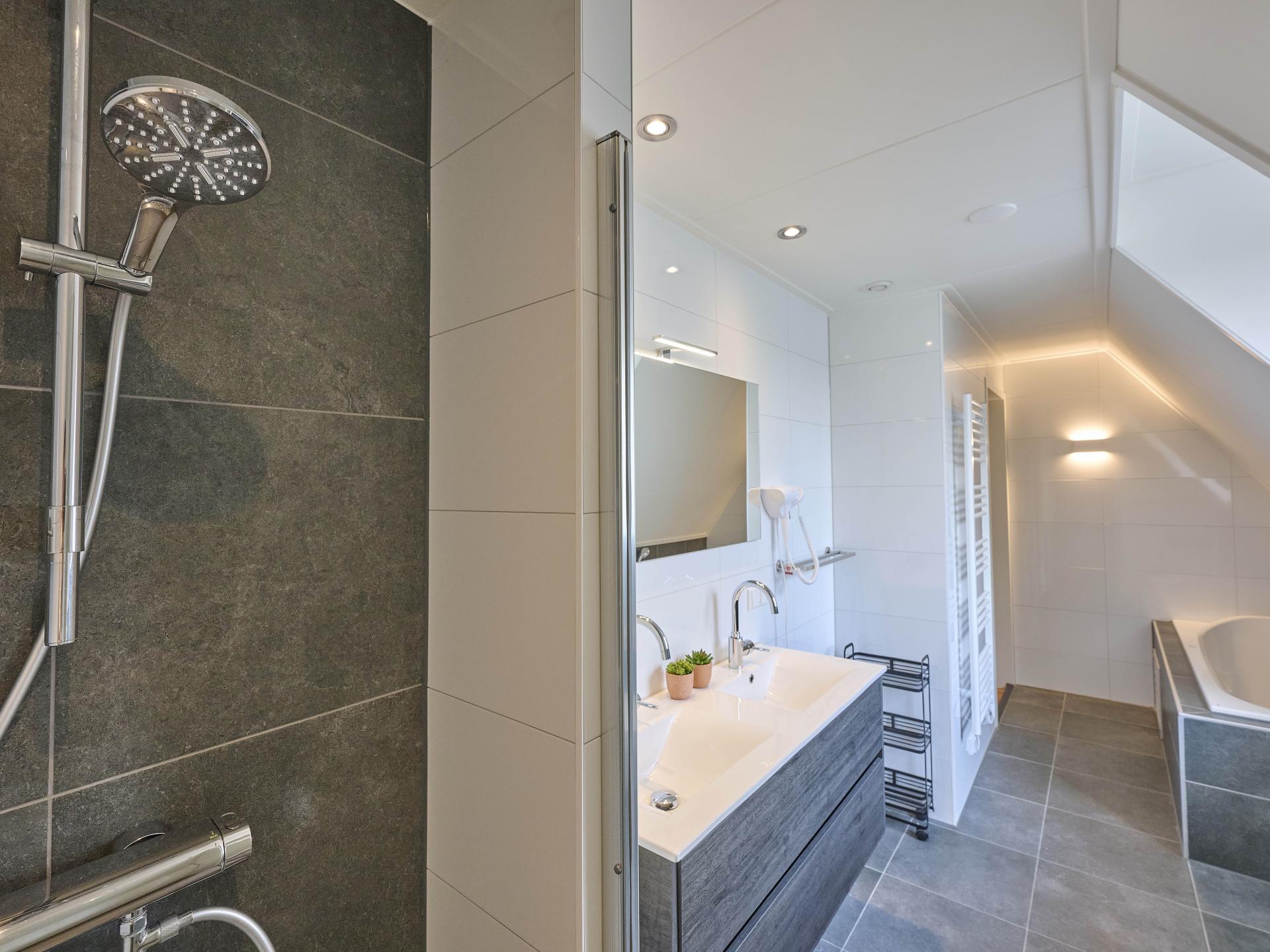 Luxe villa met sauna en spa-bad op 350m van het strand in Colijnsplaat - foto 19