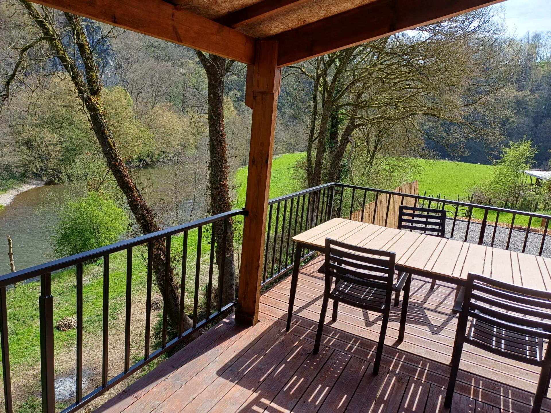 Vrijstaand chalet aan de Ourthe voor 4 personen in Tohogne - foto 2