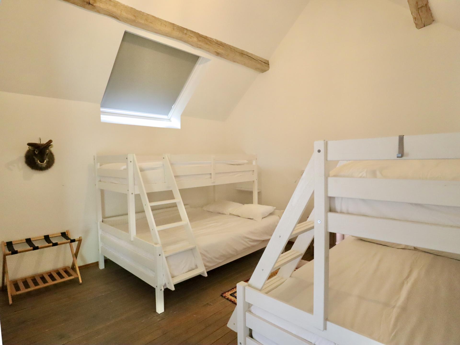 10-persoons vakantiehuis in Gesves met zwembad en sauna - foto 33