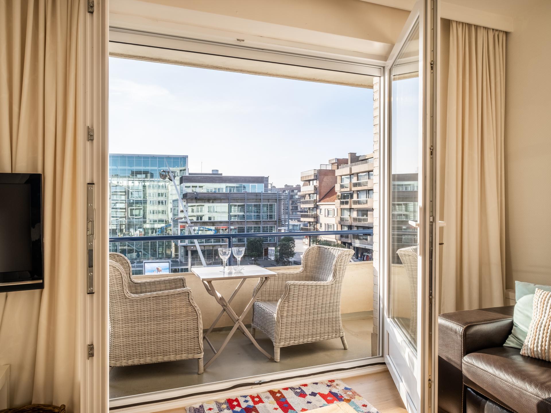 Modern appartement in centrum Koksijde met balkon, 150m van strand - foto 3
