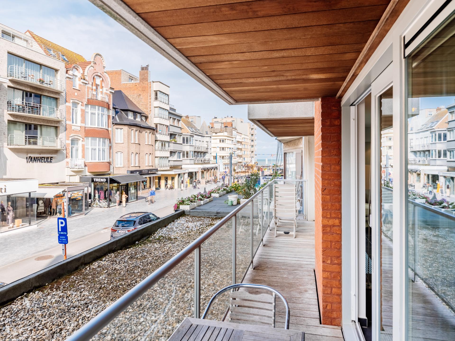 Centraal gelegen ruim appartement met zijdelings zeezicht in Koksijde - foto 3